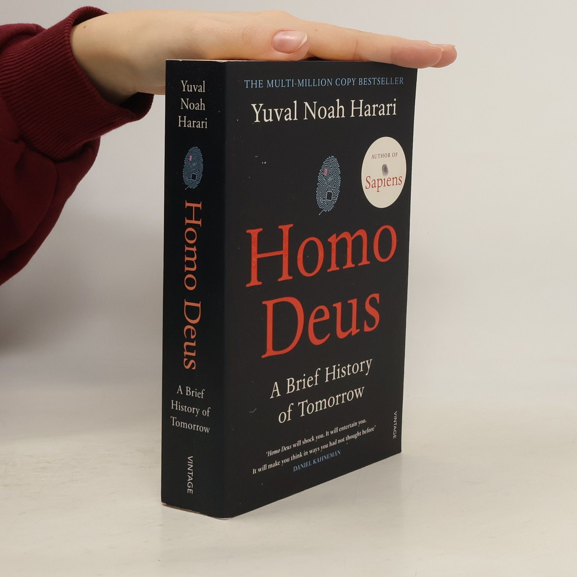 Yuval Noah Harari Homo Deus. A Brief History of Tomorrow