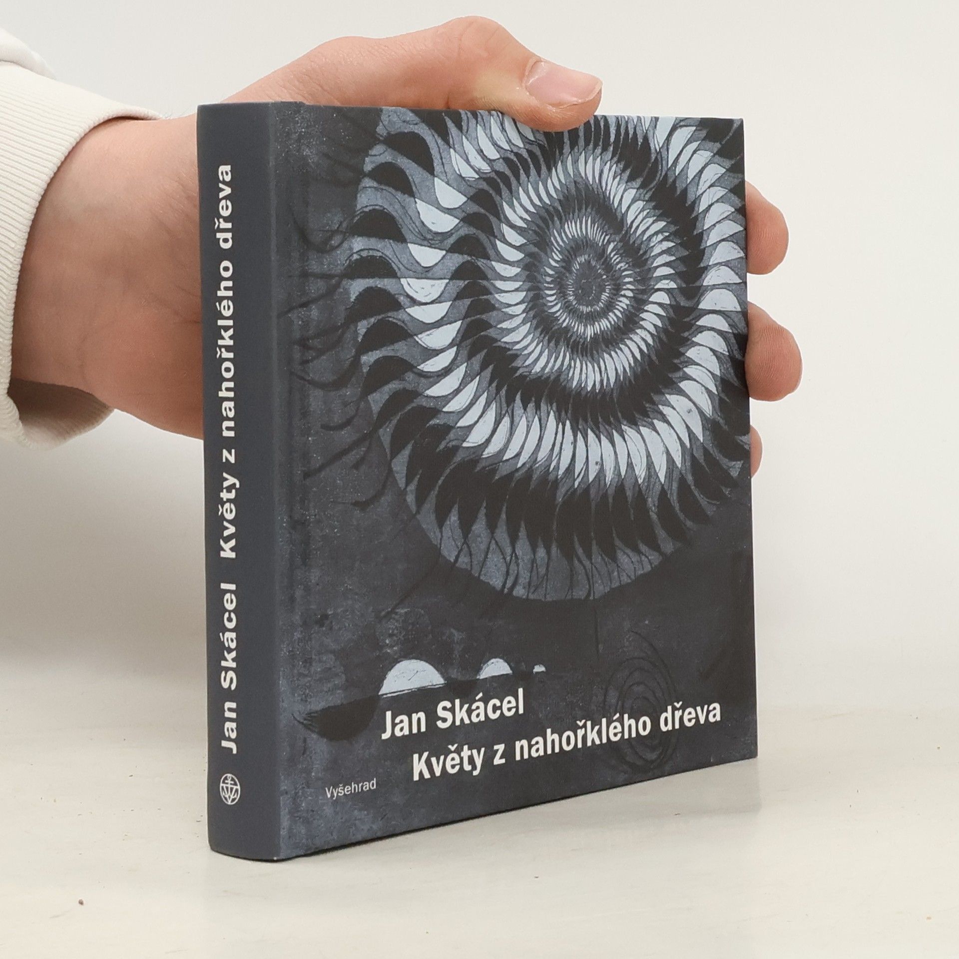 Jan Skácel Květy z nahořklého dřeva