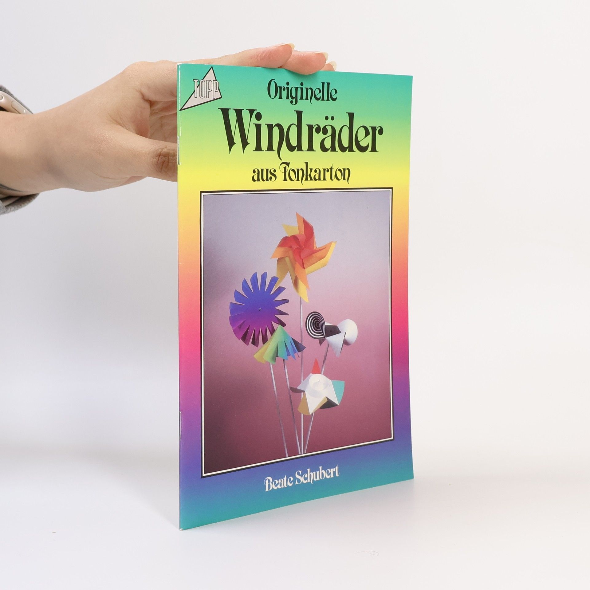 Beate Schubert Originelle Windräder aus Tonkarton