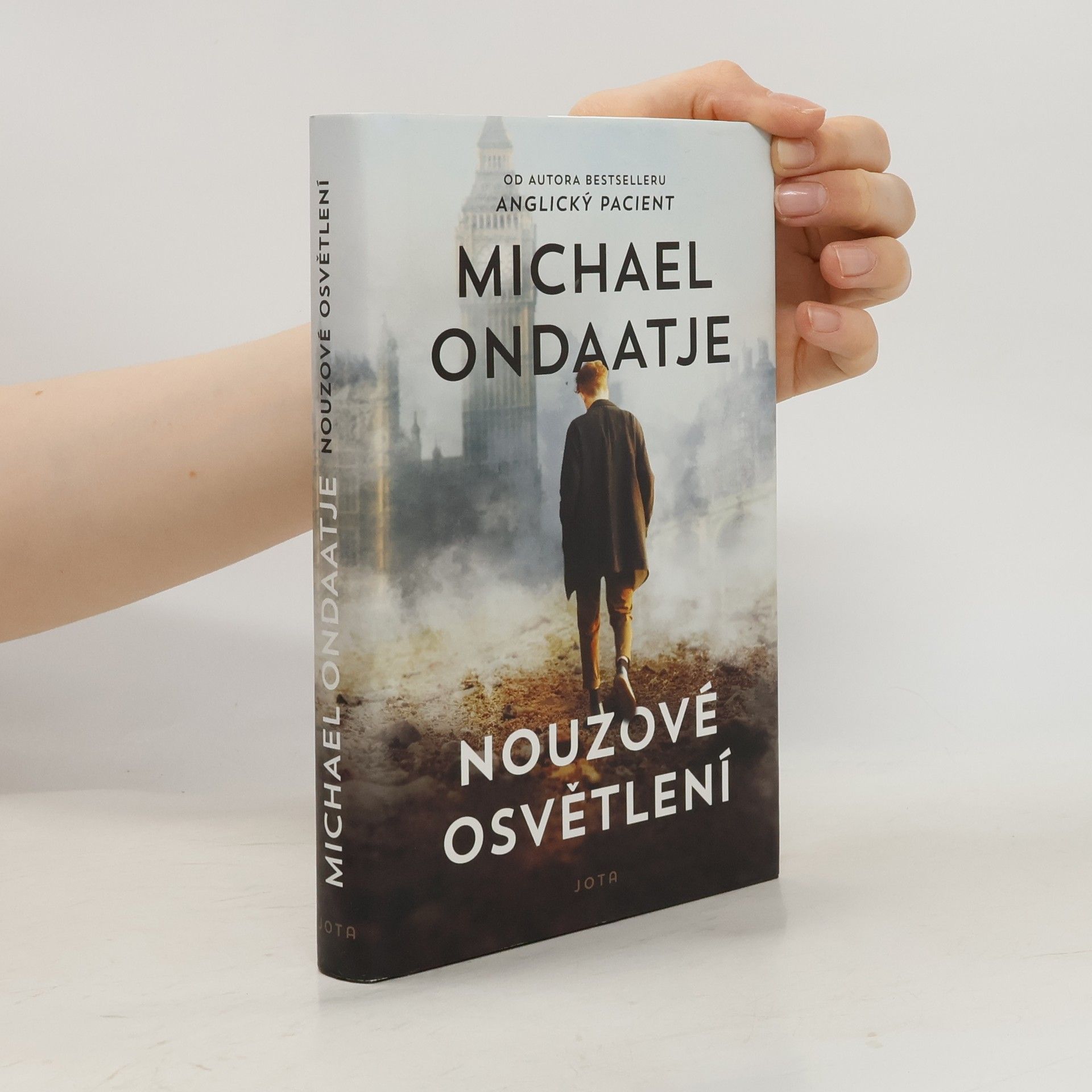 Michael Ondaatje Nouzové osvětlení