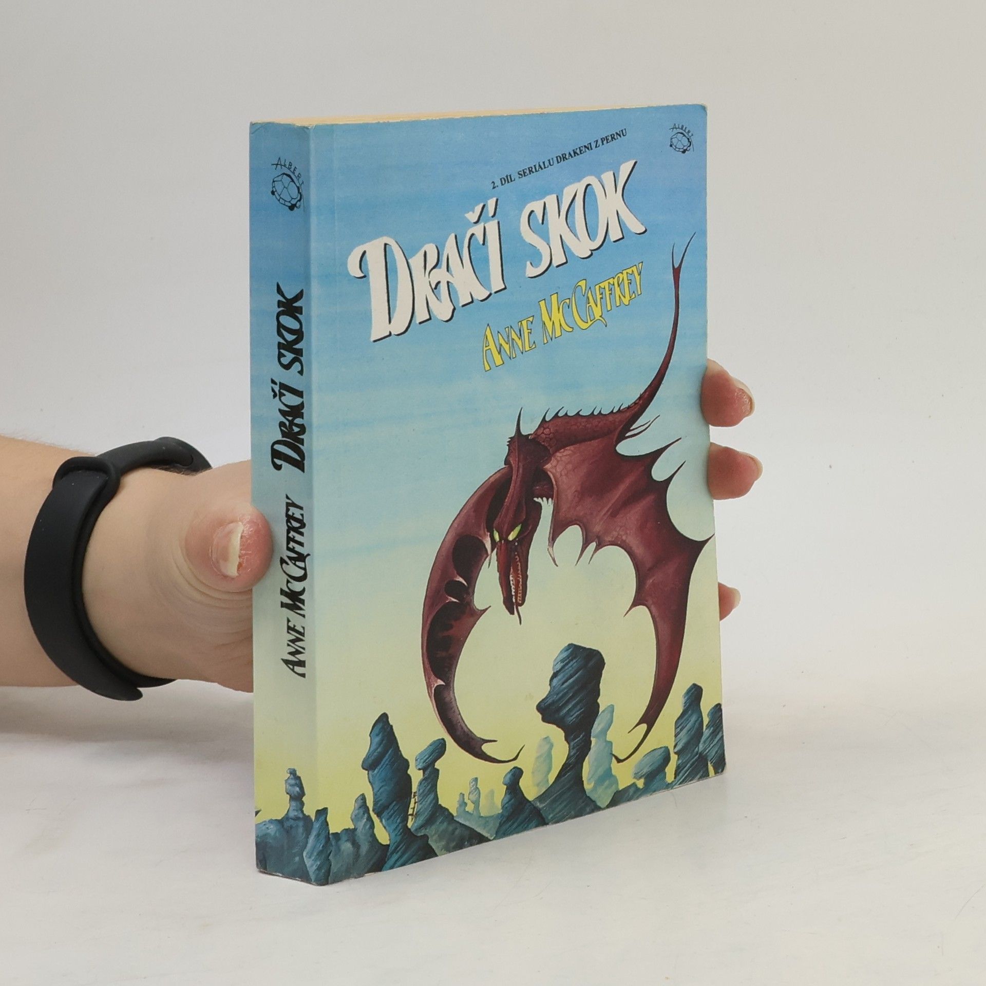 Anne Mac Caffrey Drakeni z Pernu 2. Dračí skok