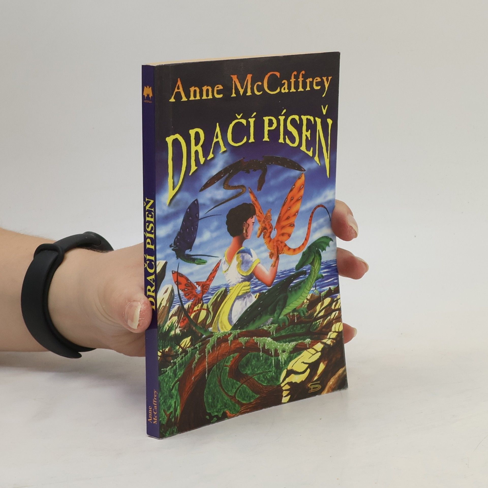 Anne Mac Caffrey Dračí píseň