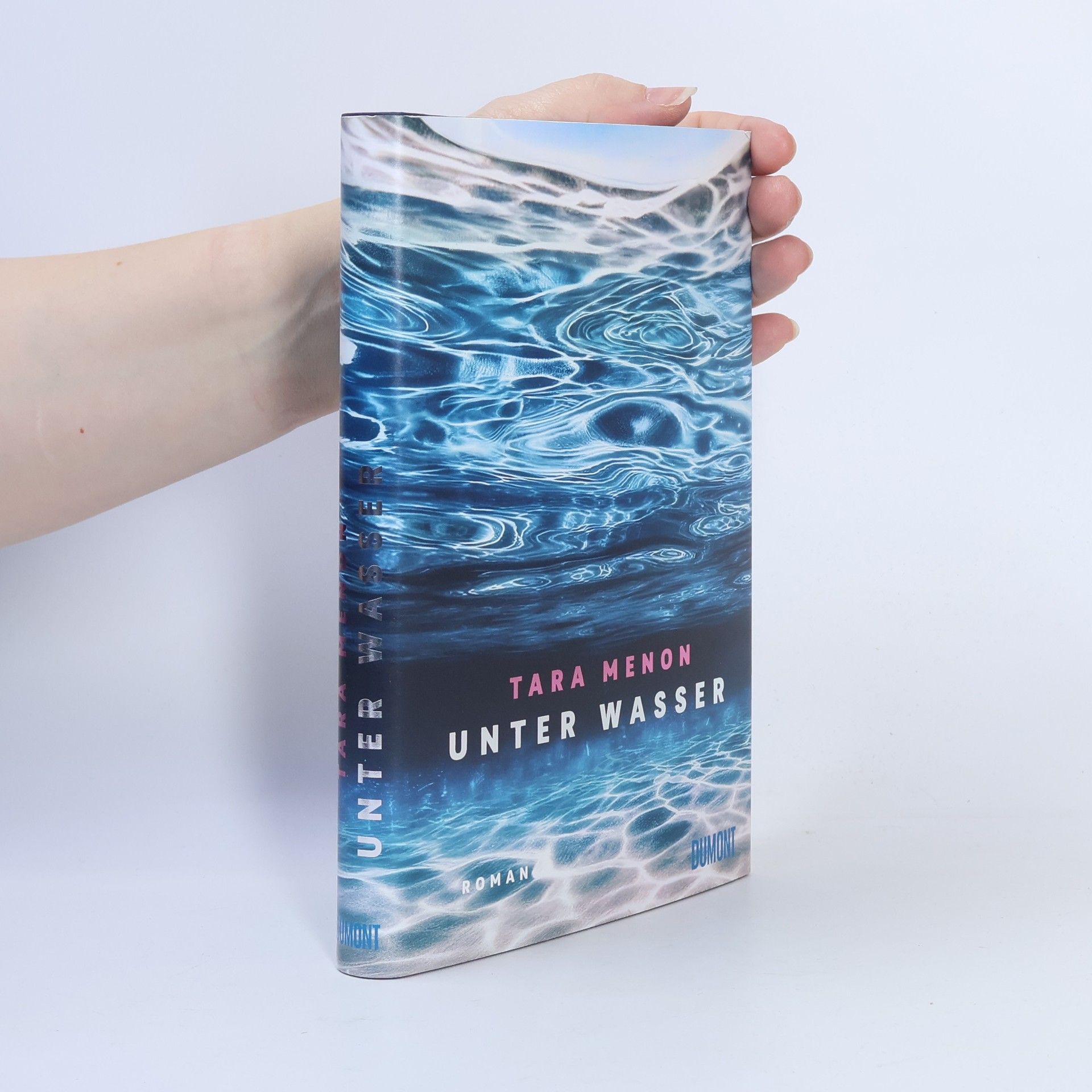 Tara Menon Unter Wasser