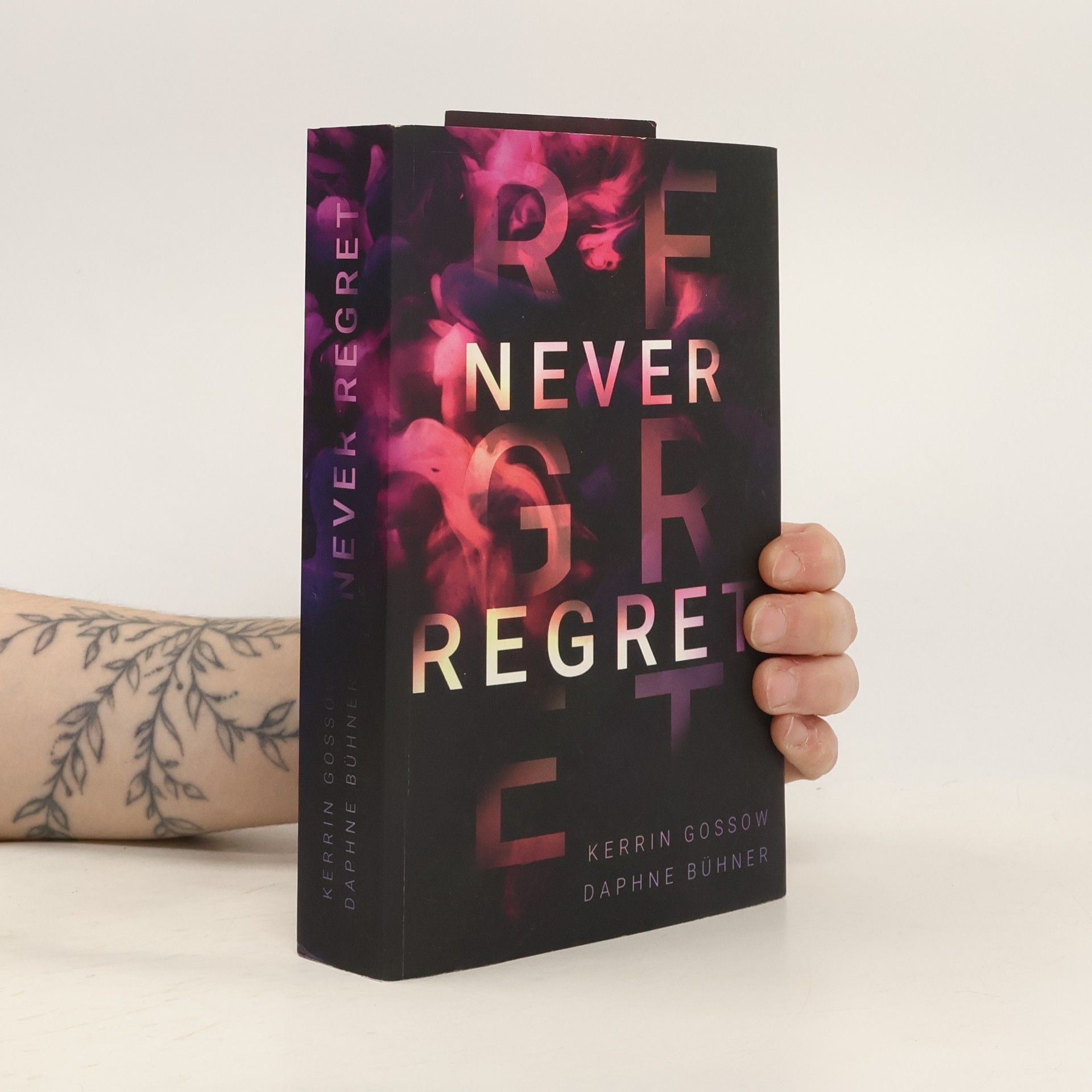 Daphne Bühner Never Forget