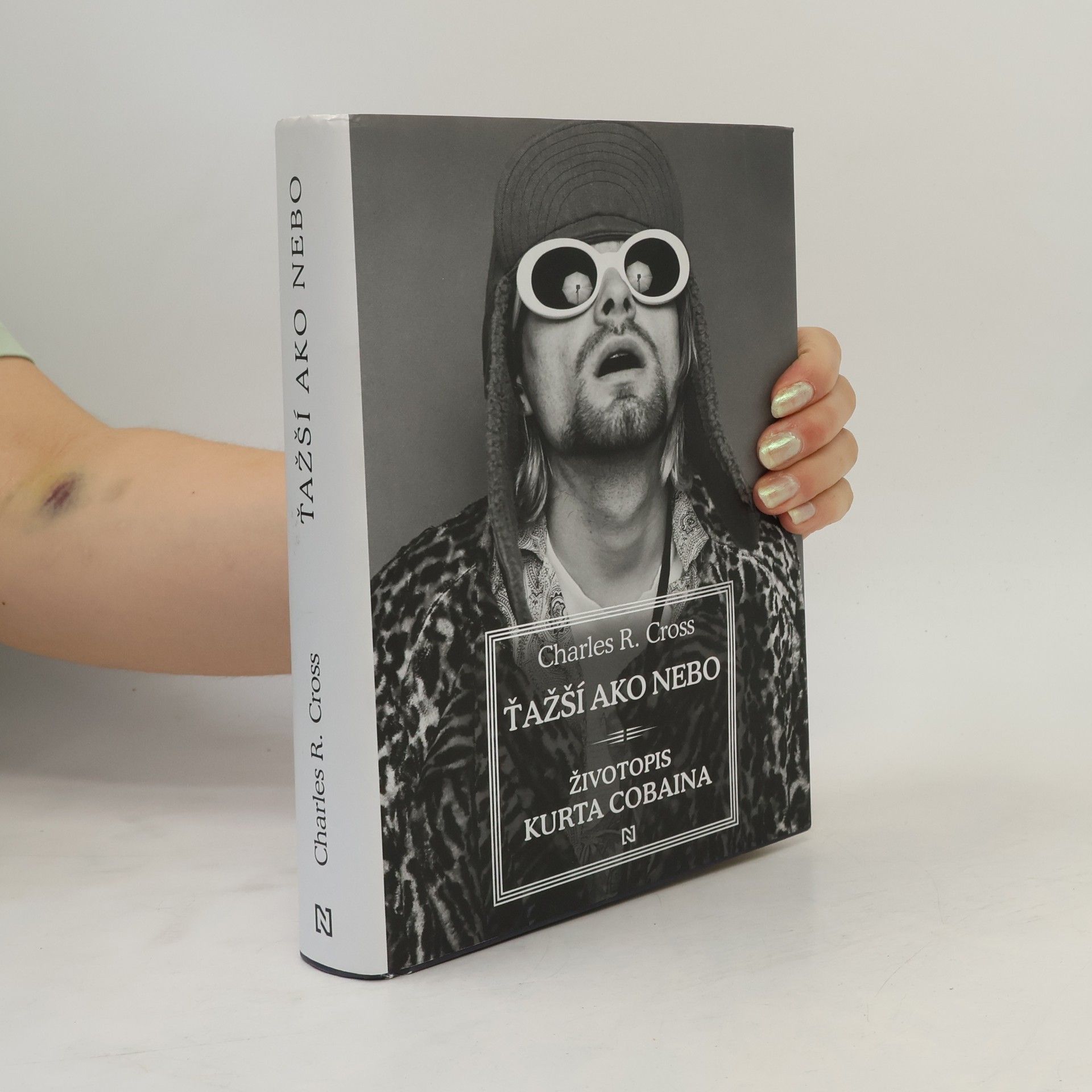 Charles R. Cross Ťažší ako nebo