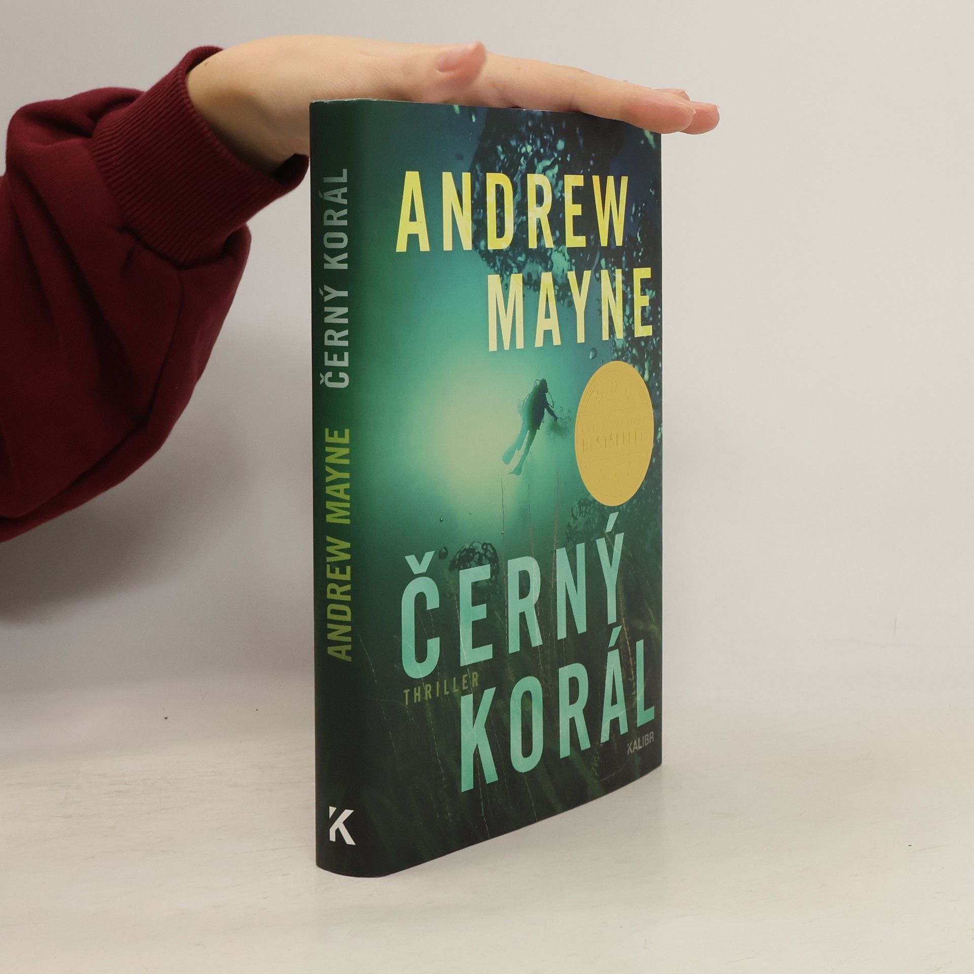 Andrew Mayne Černý korál