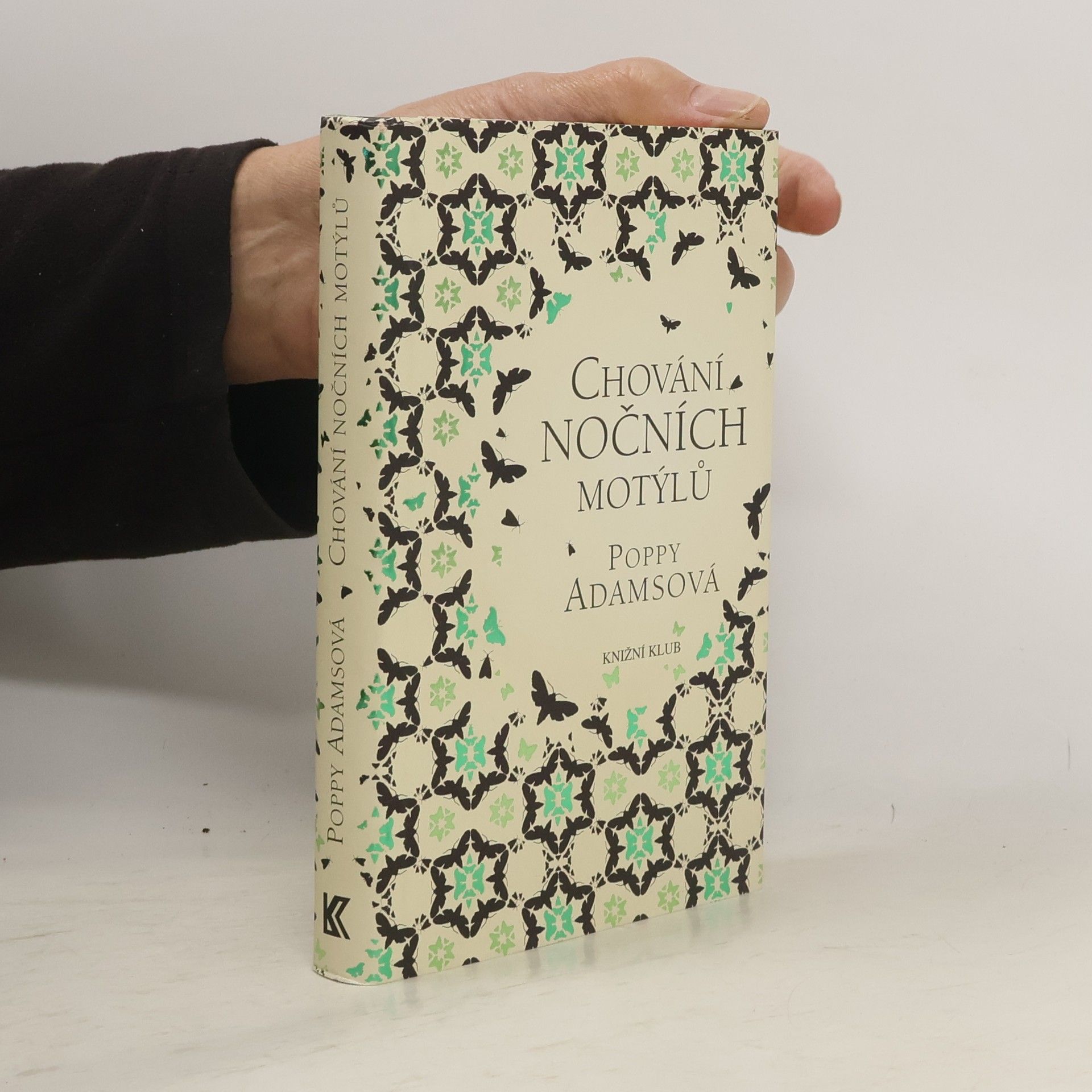 Poppy Adams Chování nočních motýlů