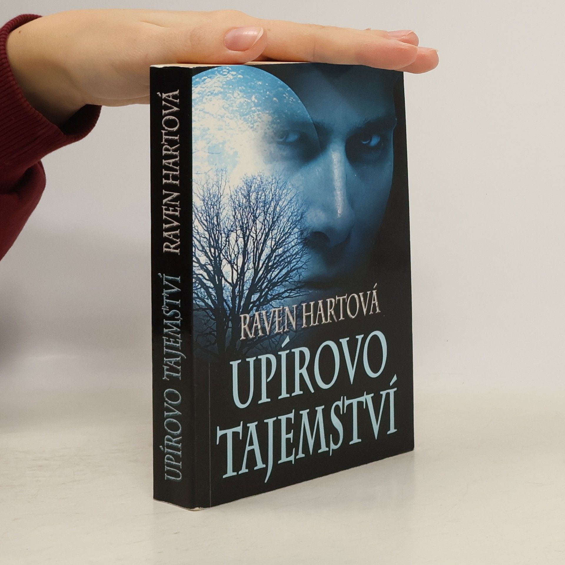 Raven Hart Upírovo tajemství