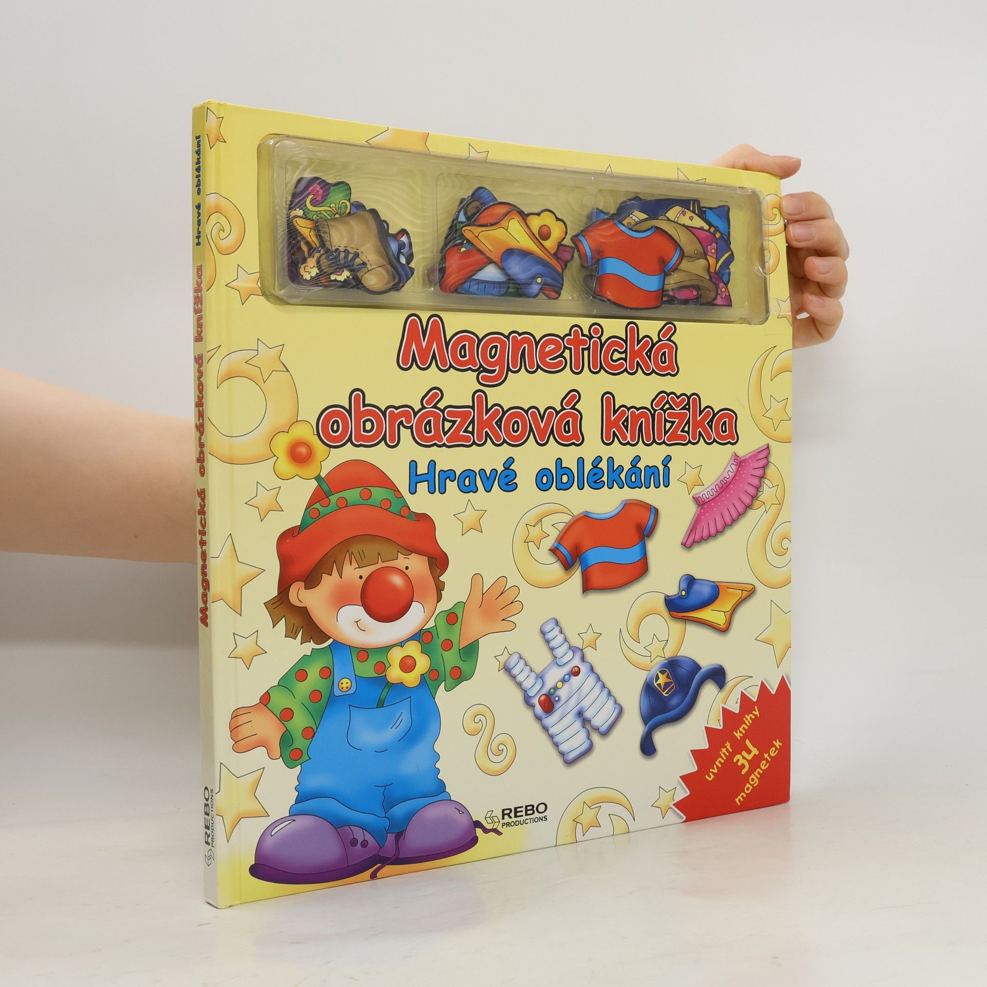 Sarah Pairman Hravé oblékání. Magnetická obrázková knížka