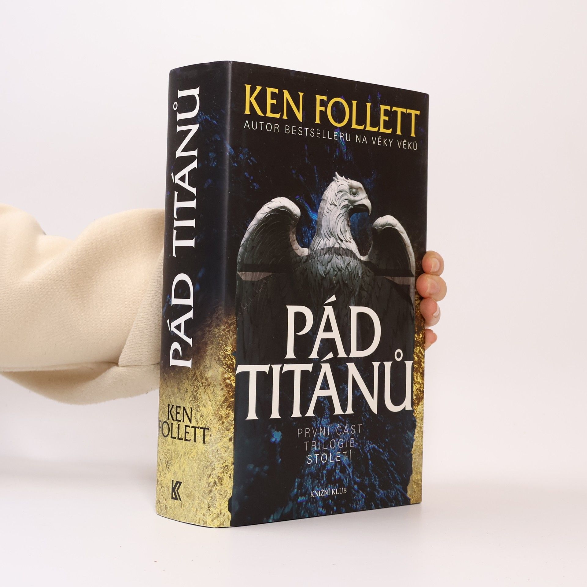 Ken Follett Pád titánů