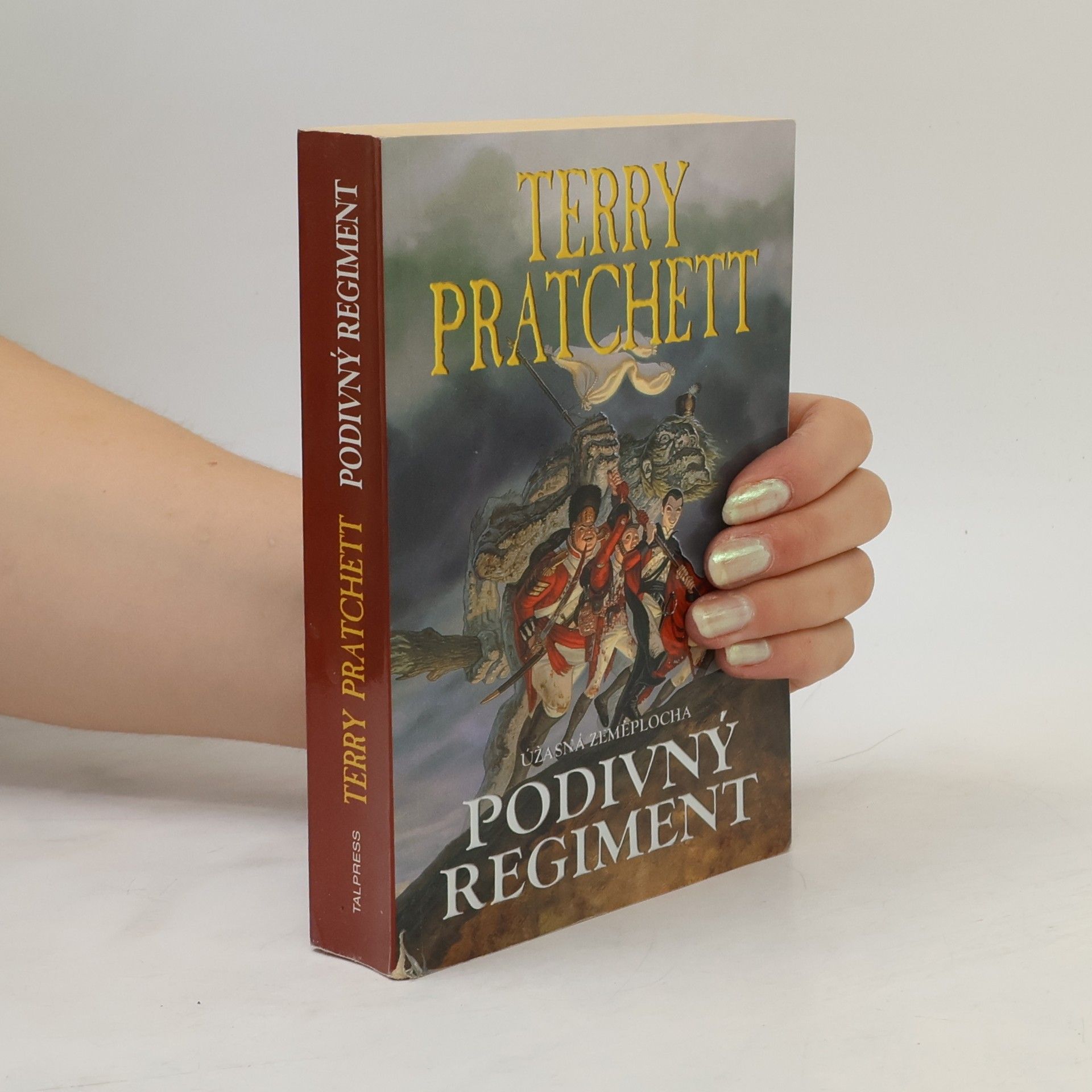 Terry Pratchett Podivný regiment