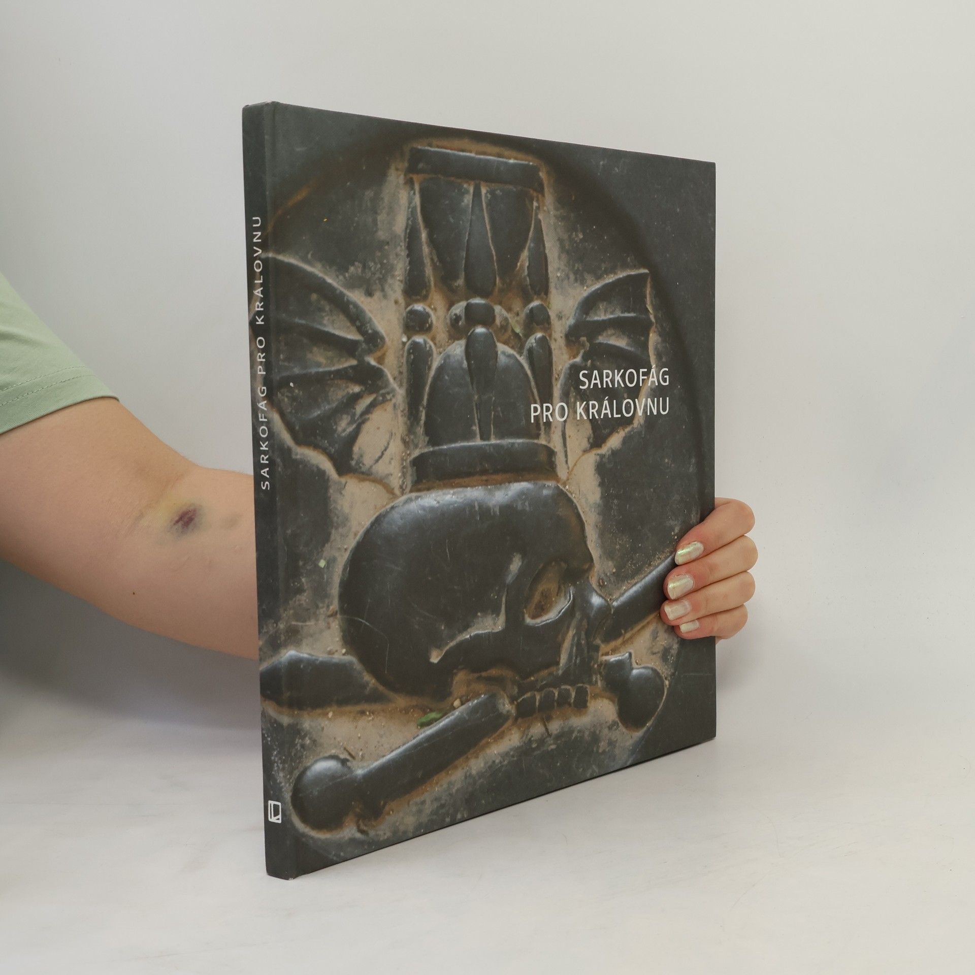 Zdeněk Lhotský Sarkofág pro královnu