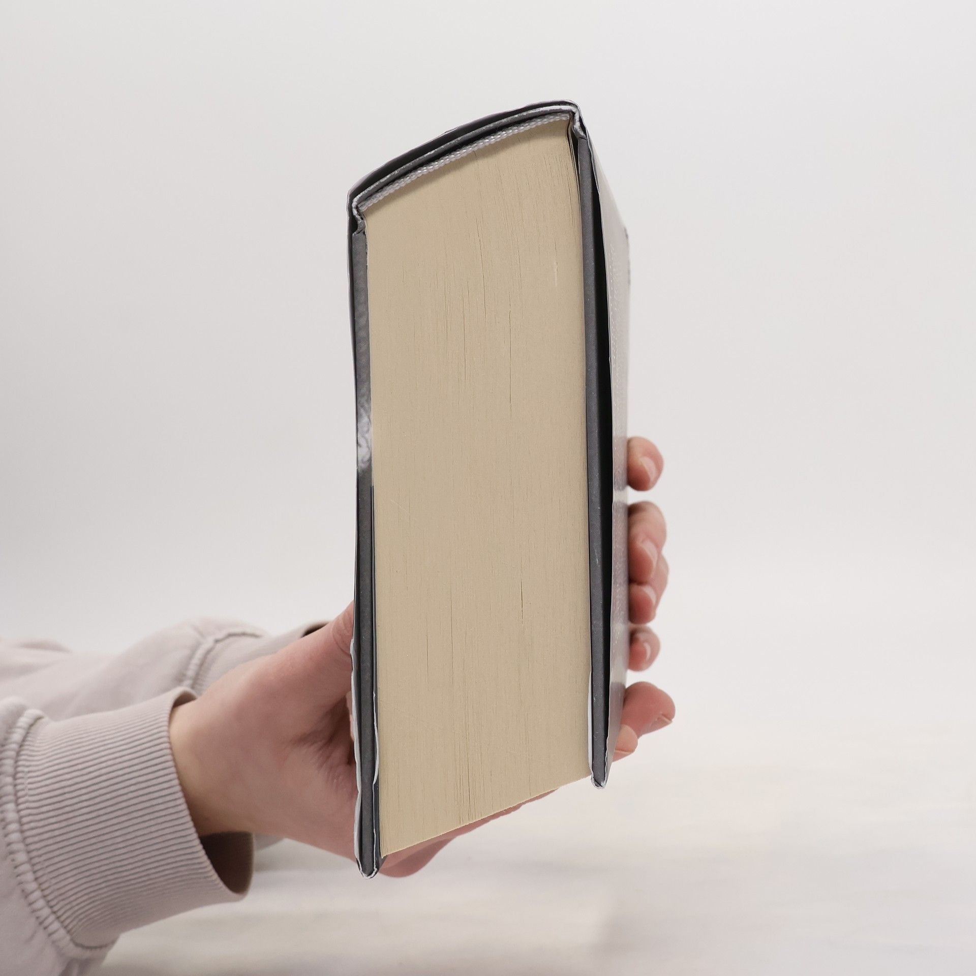 E. L. James Päťdesiat odtieňov sivej
