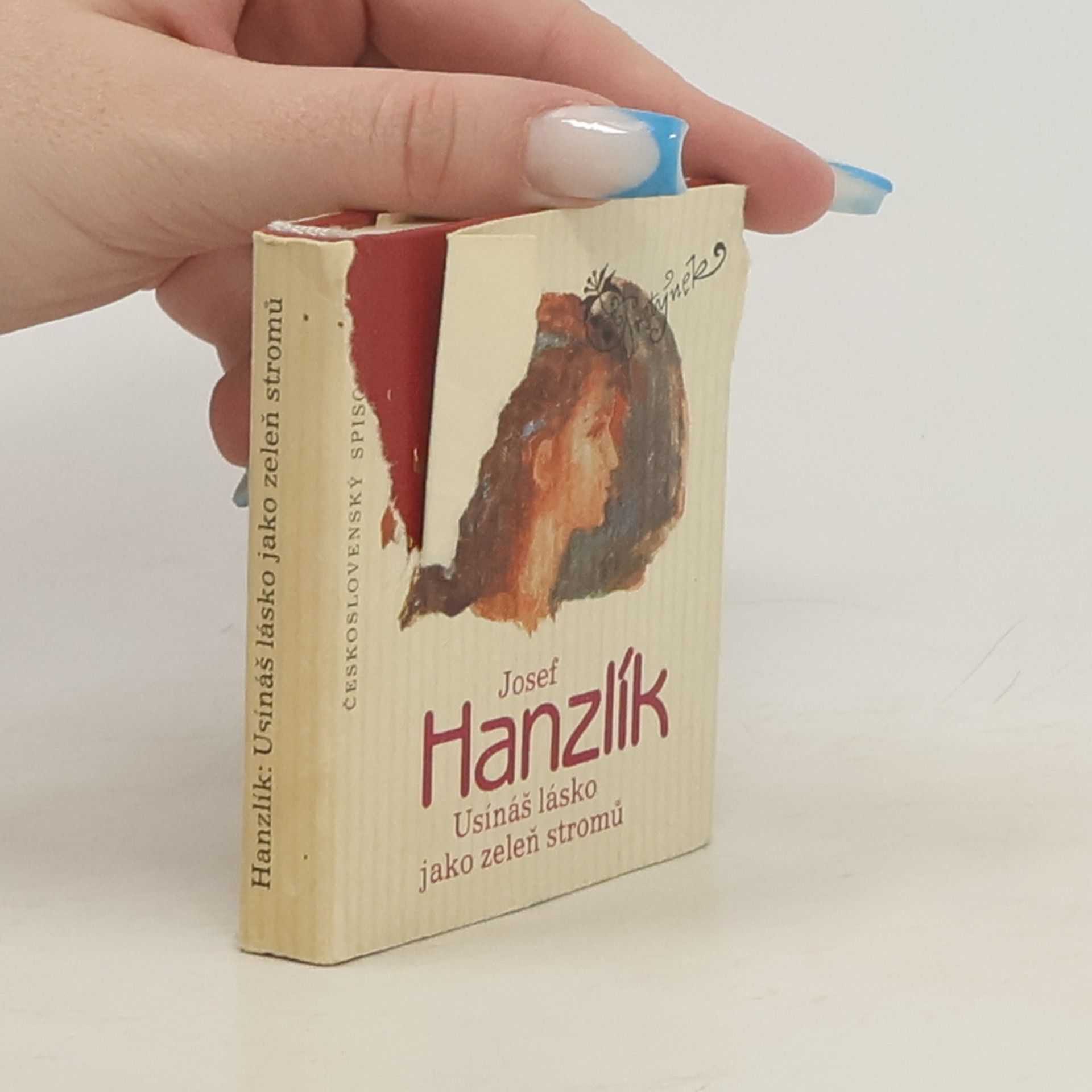 Josef Hanzlík Usínáš lásko jako zeleň stromu