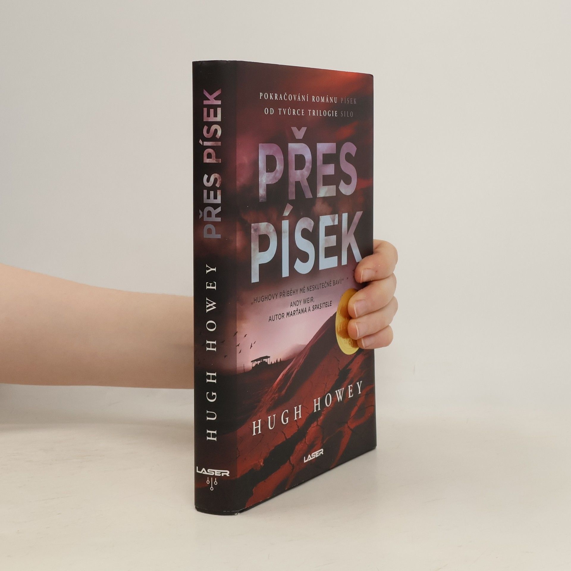 Hugh Howey Přes písek