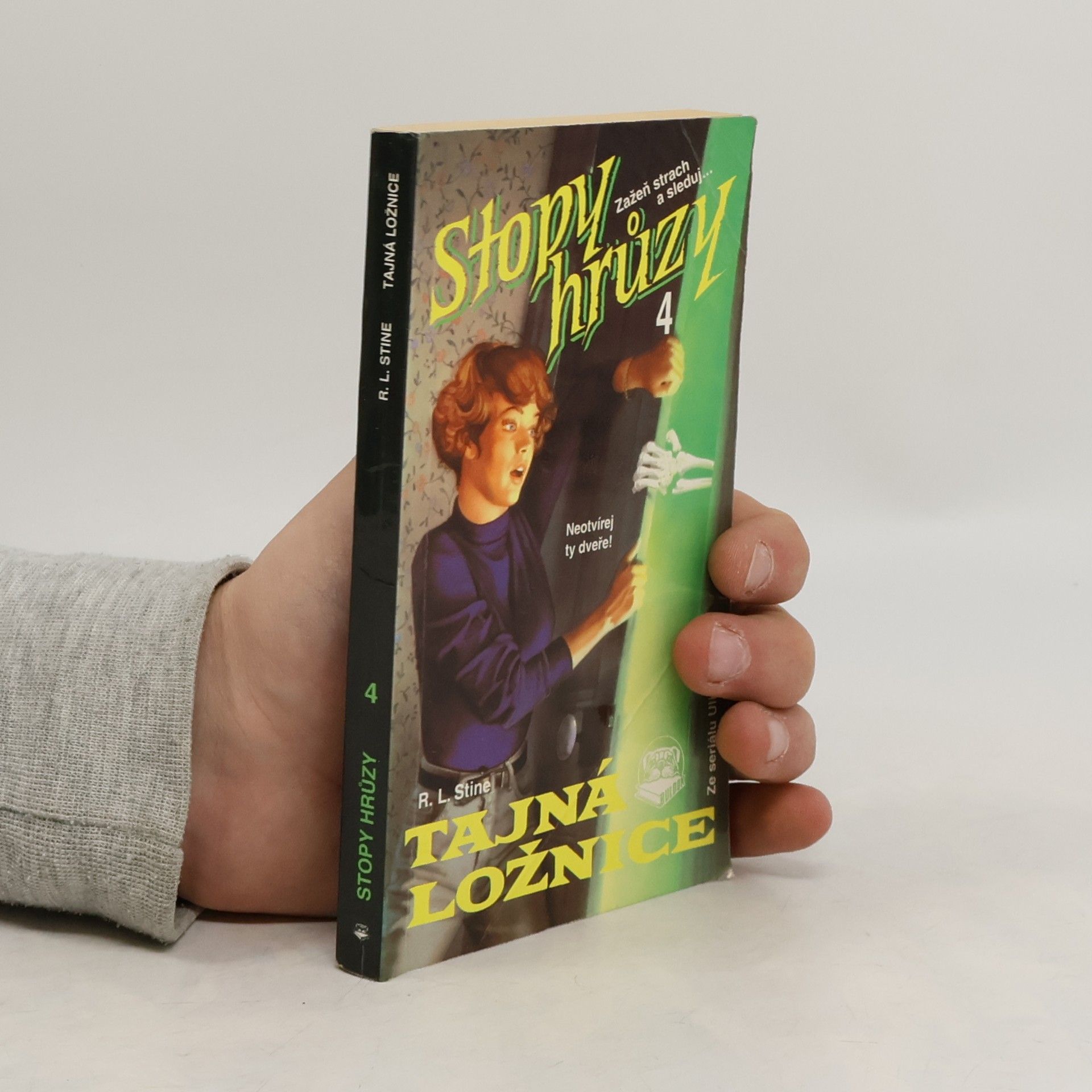 R. L. Stine Tajná ložnice. Stopy hrůzy 4.