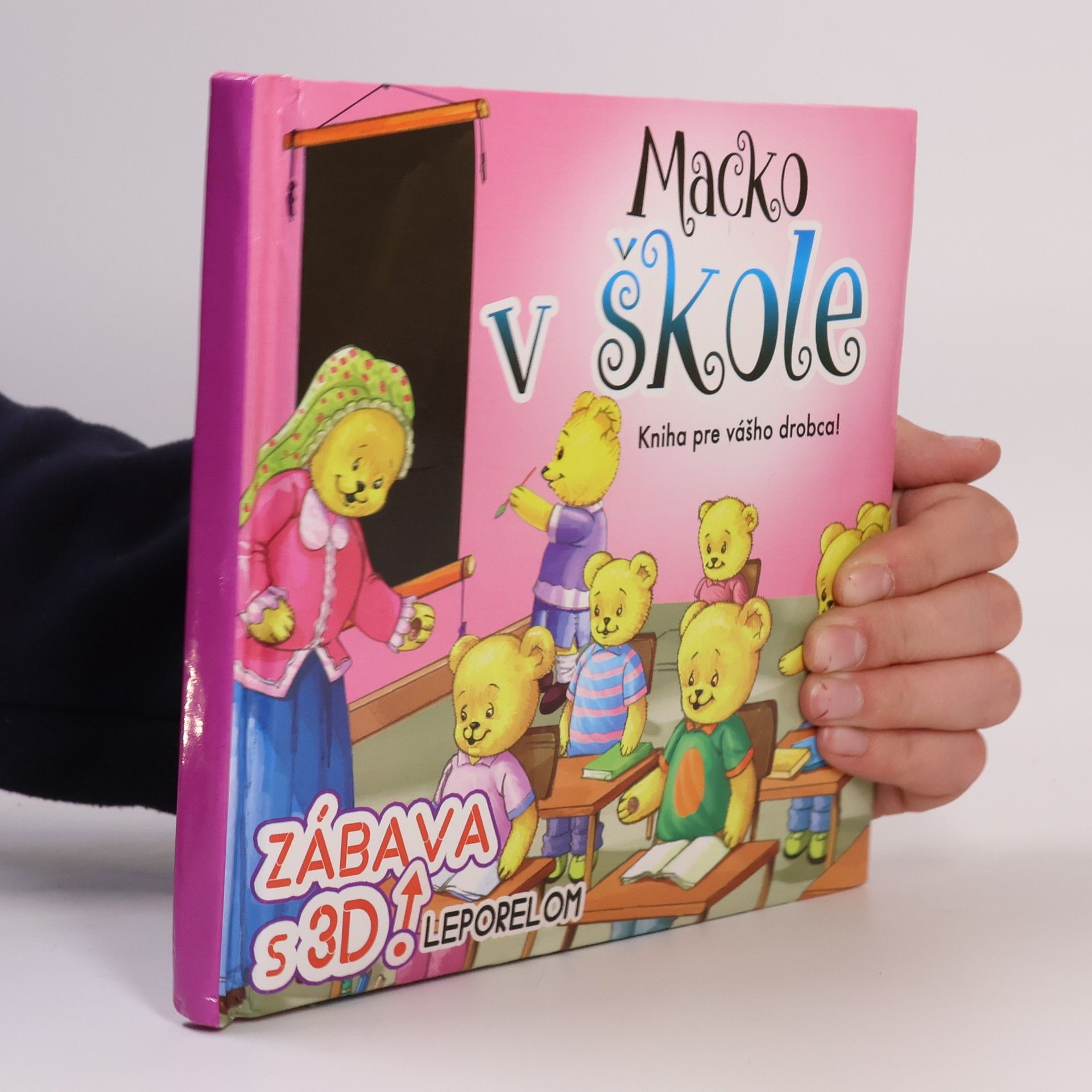 Kolektív autorov Macko v škole