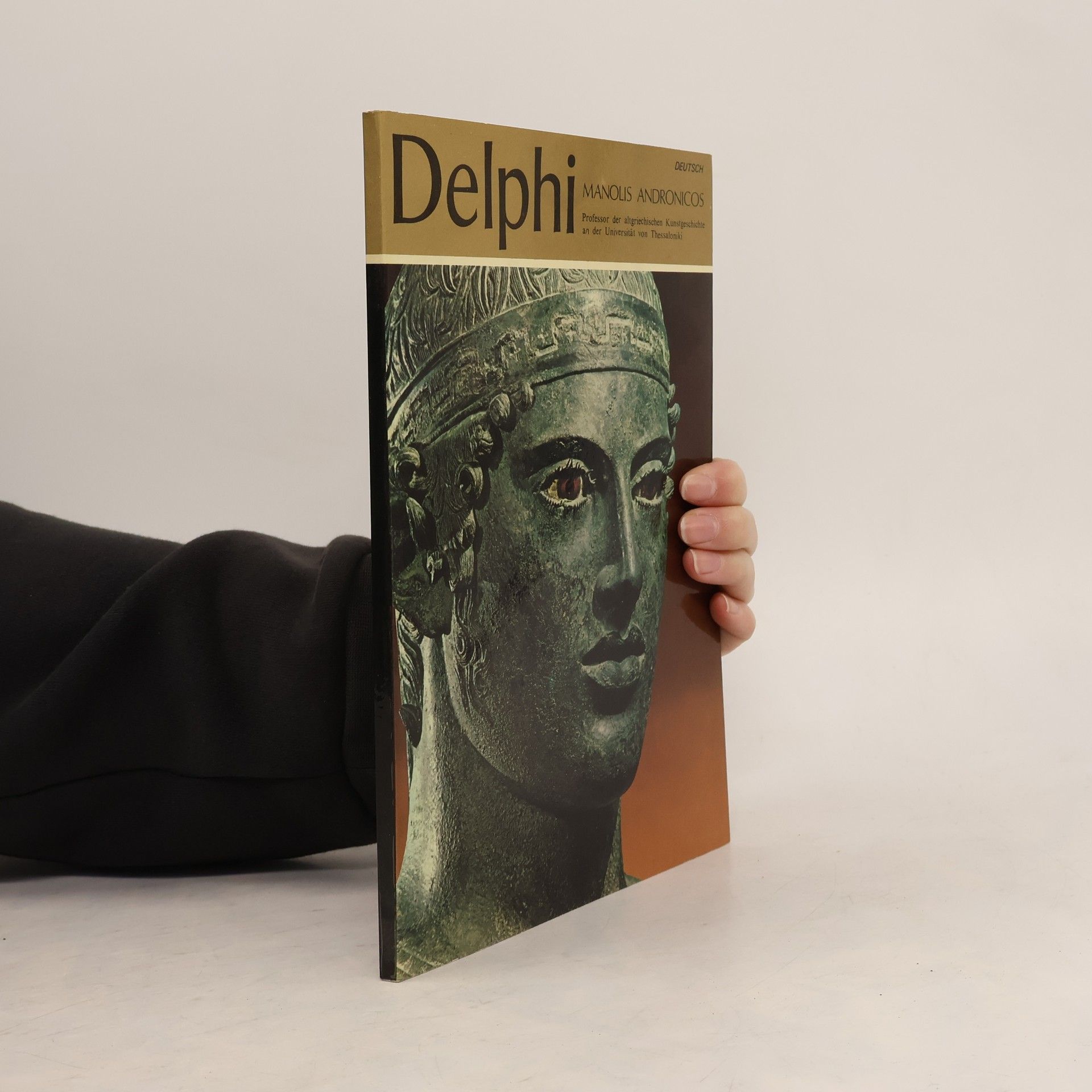 Manolis Andronikos Delphi