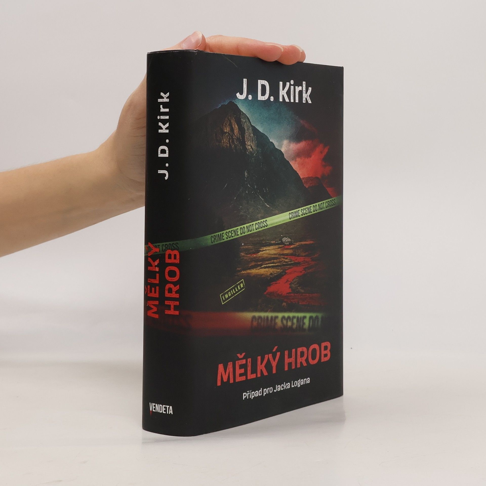 Barry Hutchison Mělký hrob