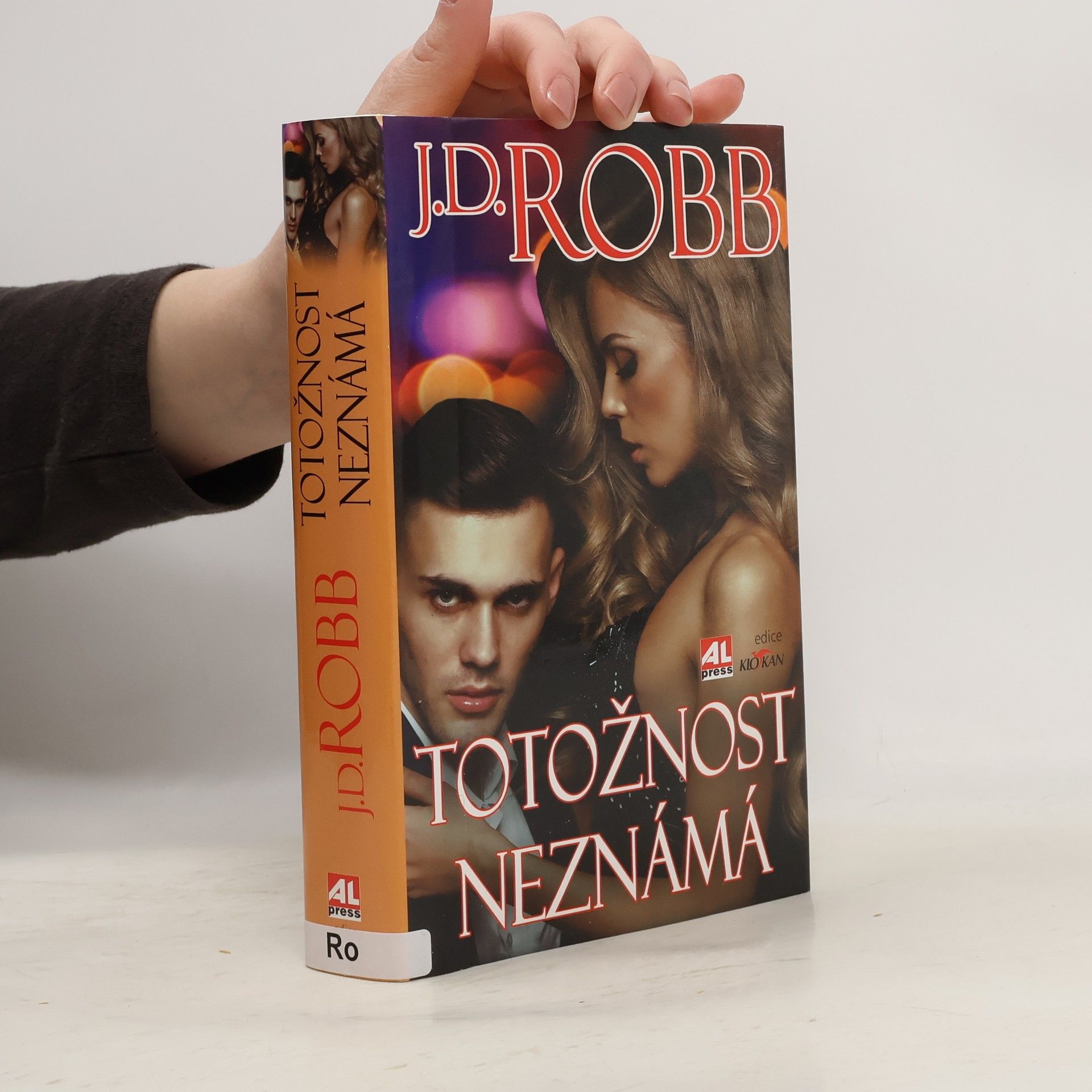 Nora Roberts Totožnost neznámá
