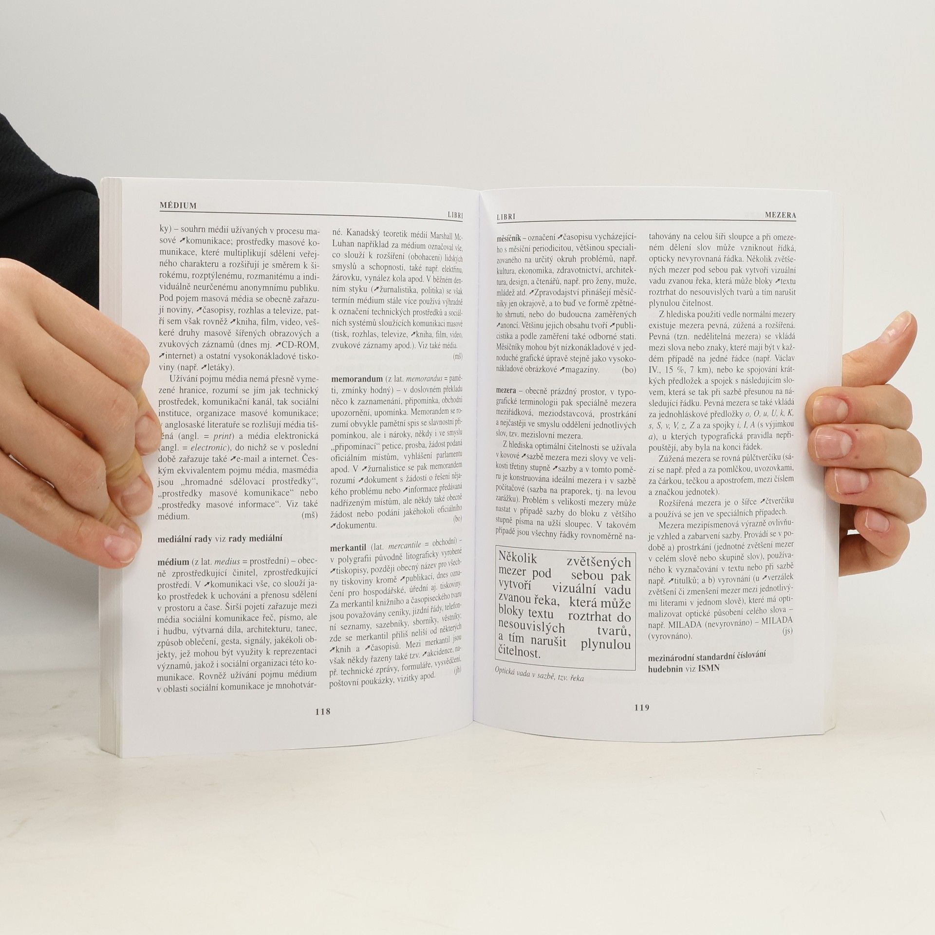 Barbora Osvaldová Praktická encyklopedie žurnalistiky a marketingové komunikace