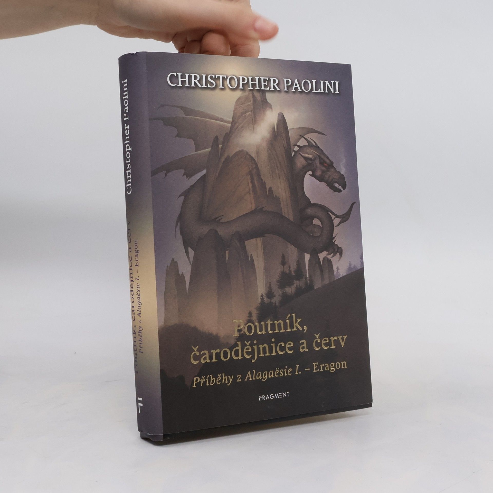 Christopher Paolini Poutník, čarodějnice a červ - Příběhy z Alagaësie I.