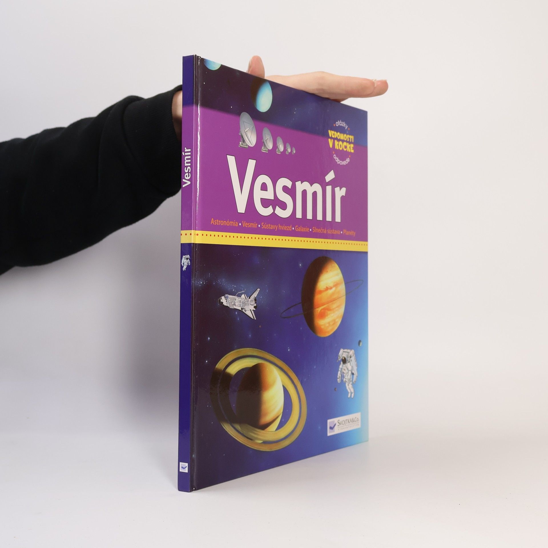 Autores varios Vesmír