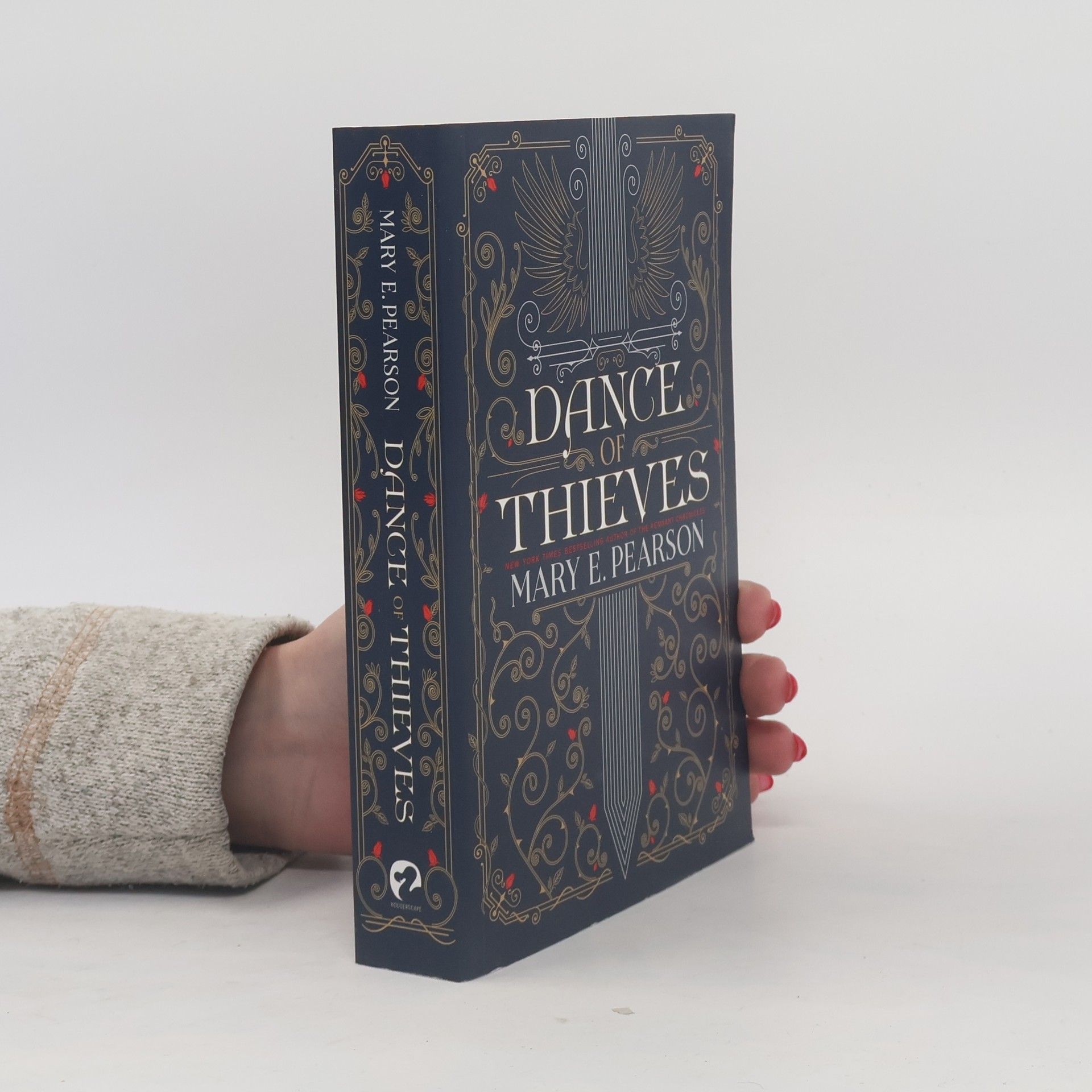 Mary E. Pearson Dance of thieves