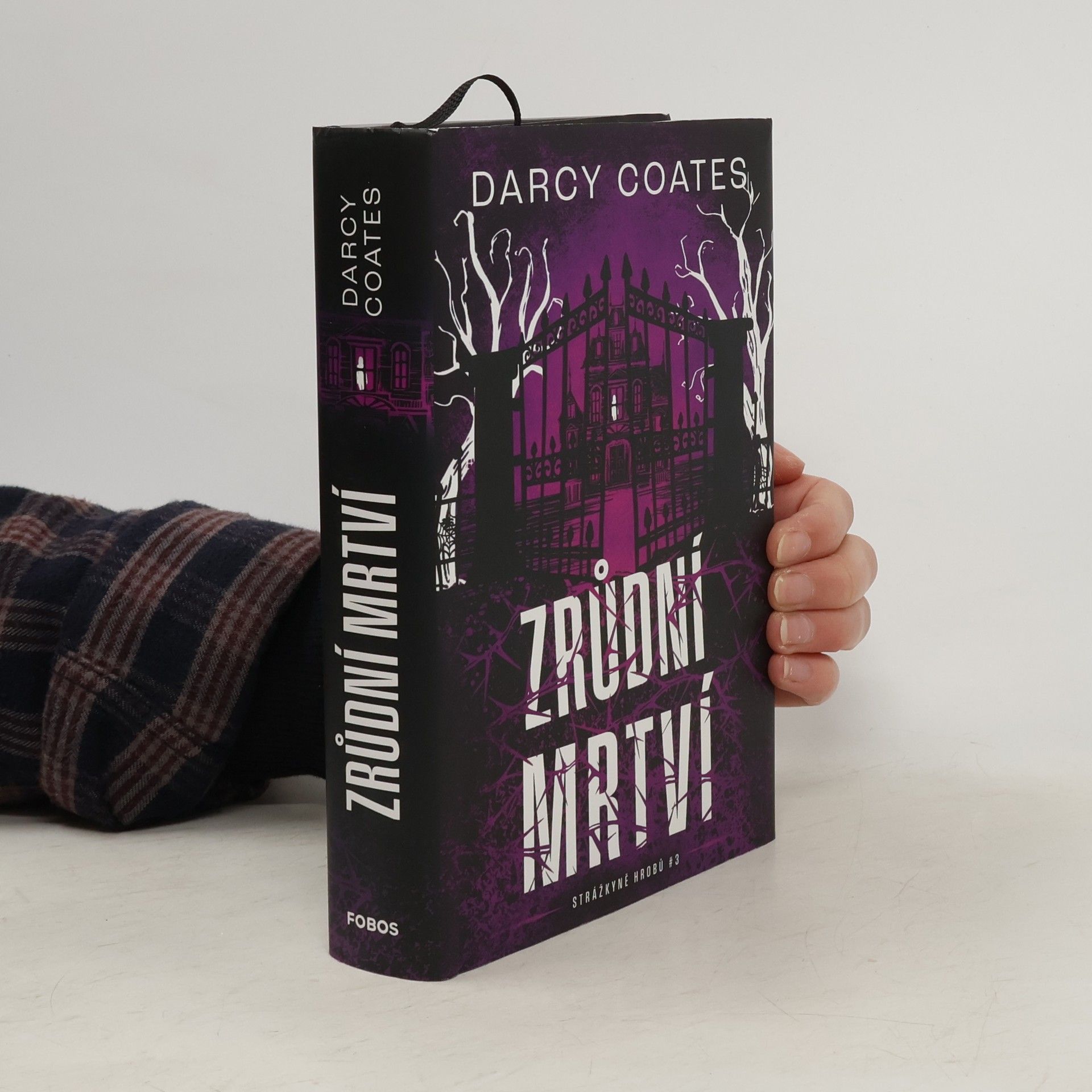 Darcy Coates Zrůdní mrtví