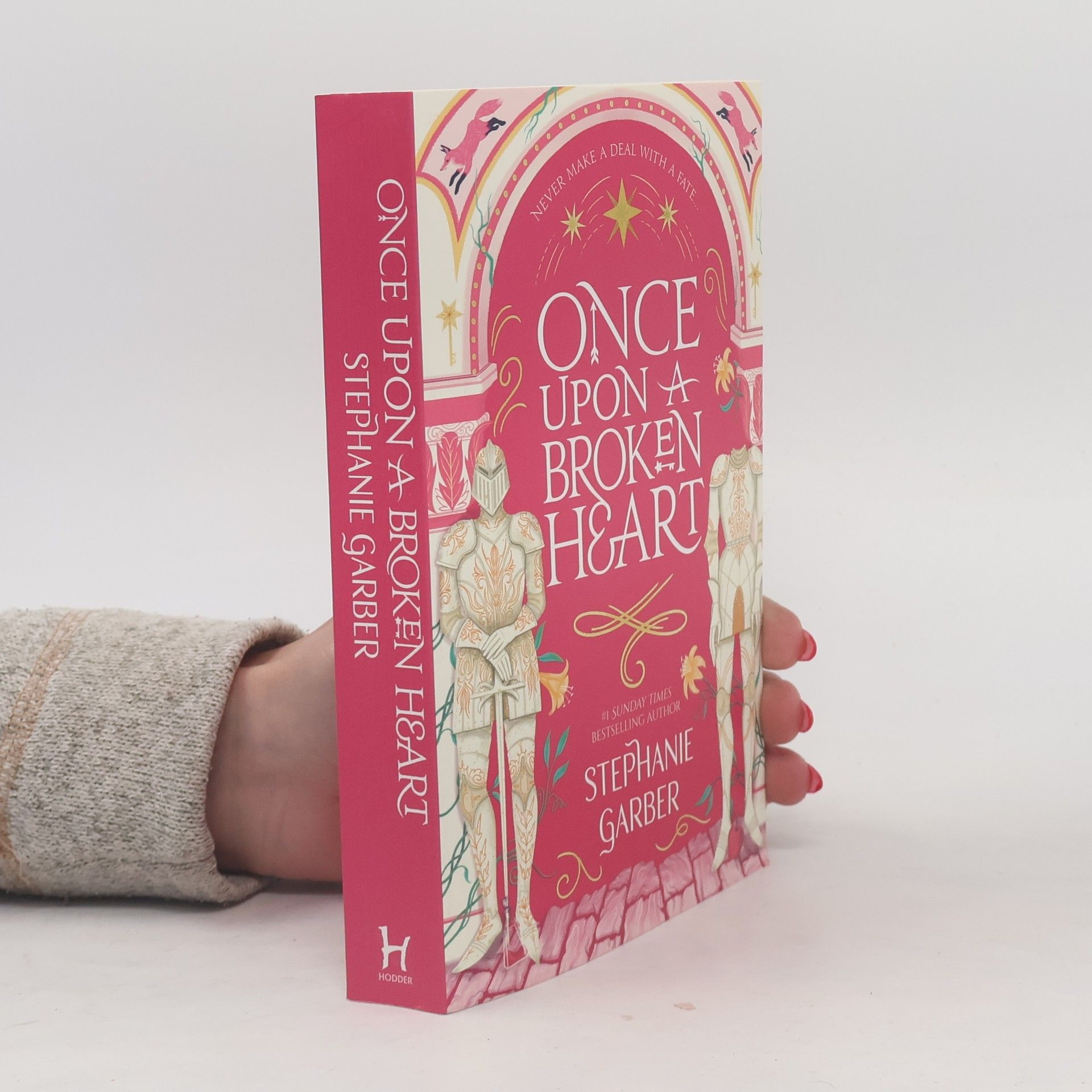 Stephanie Garber Once upon a broken heart