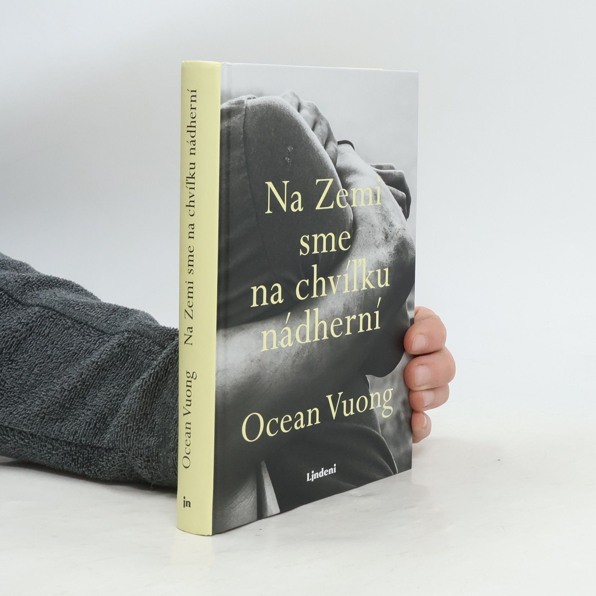 Ocean Vuong Na Zemi sme na chvíľku nádherní