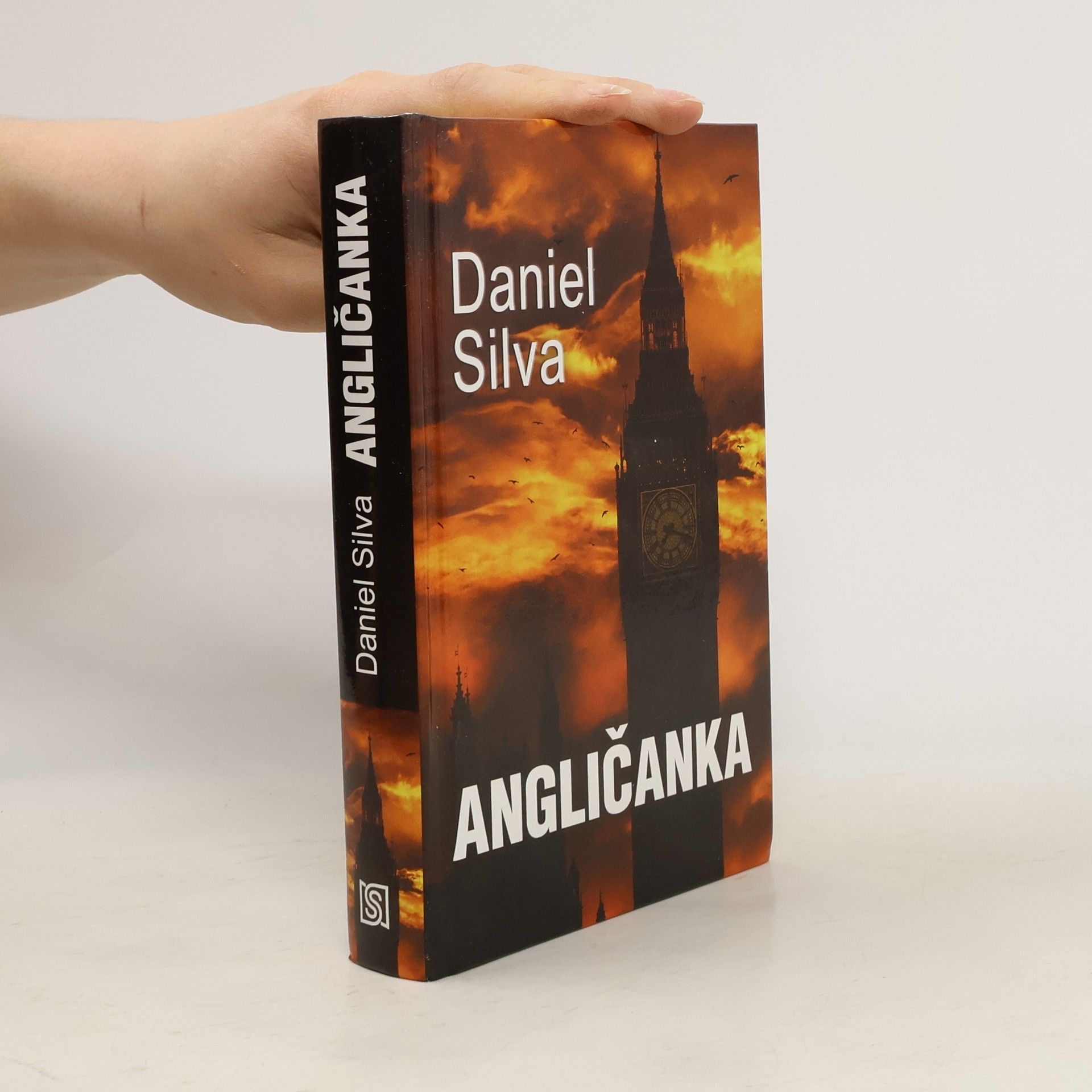 Daniel Silva Angličanka