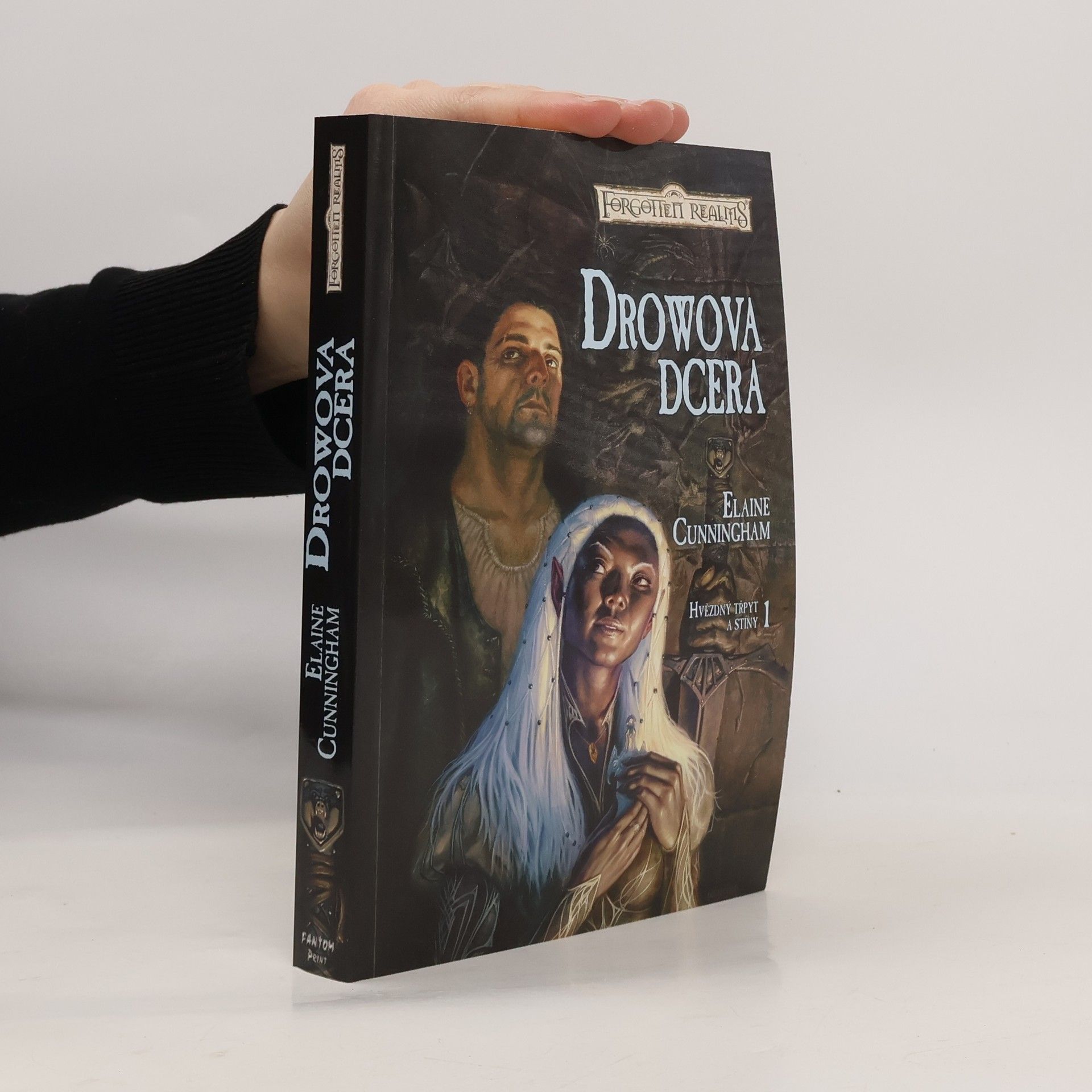 Elaine Cunningham Drowova dcera. Hvězdný třpyt a stíny (1. díl)