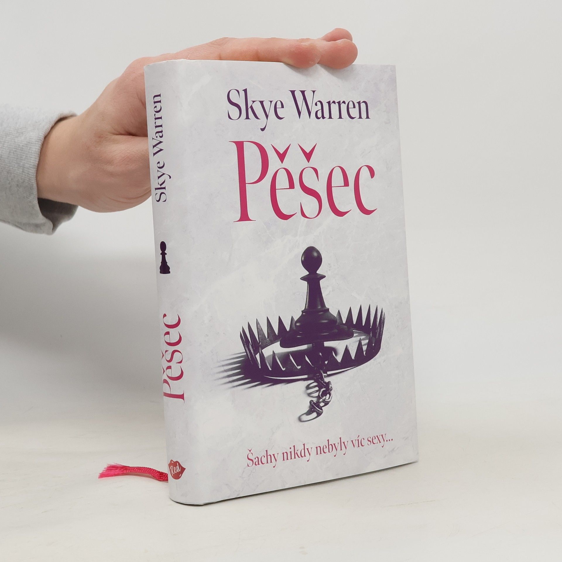 Skye Warren Pěšec