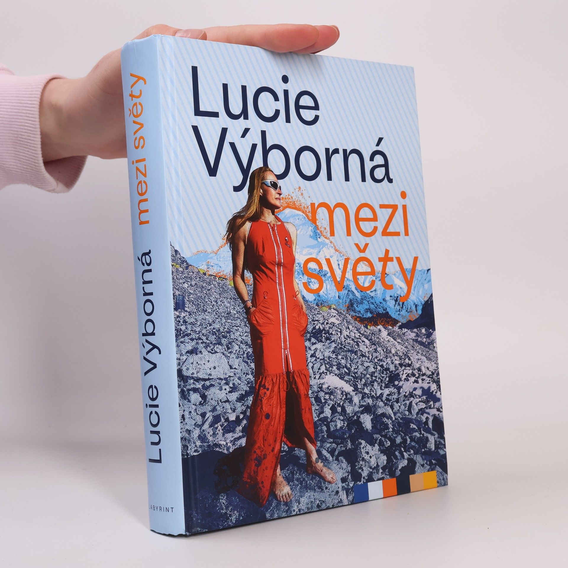 Lucie Výborná Mezi světy