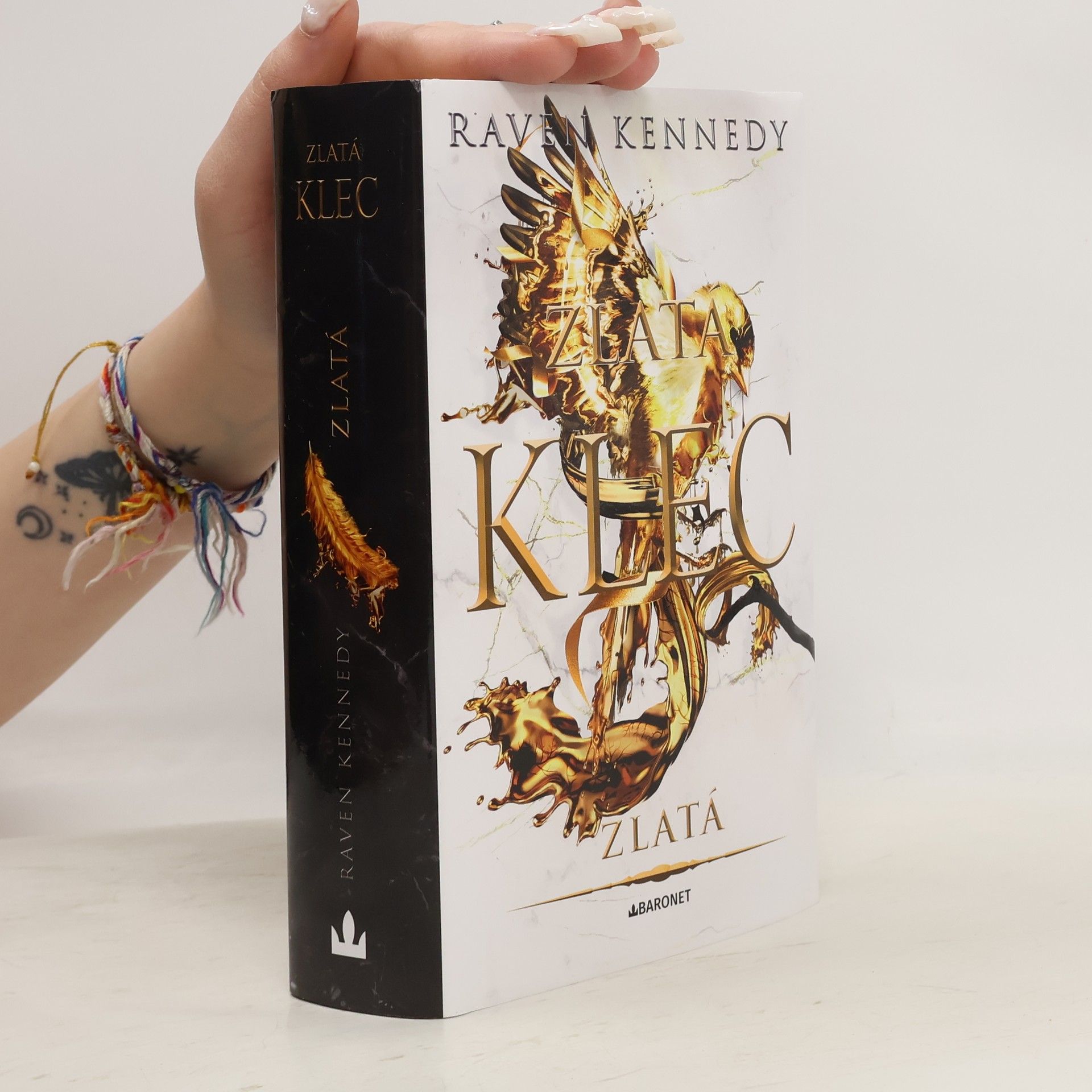 Raven Kennedy Zlatá klec. Zlatá