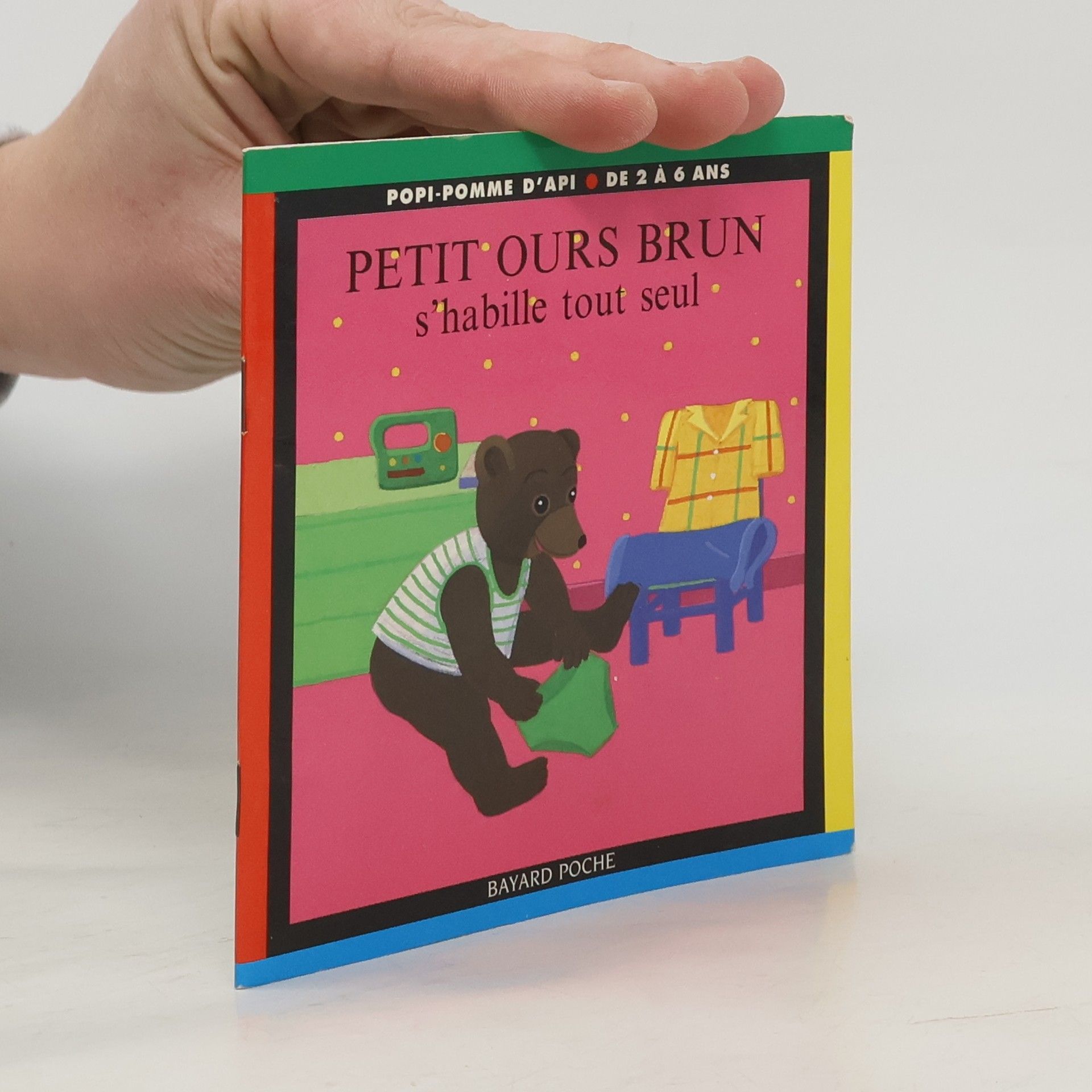 Kolektiv autorů Petit Ours Brun s'habille tout seul
