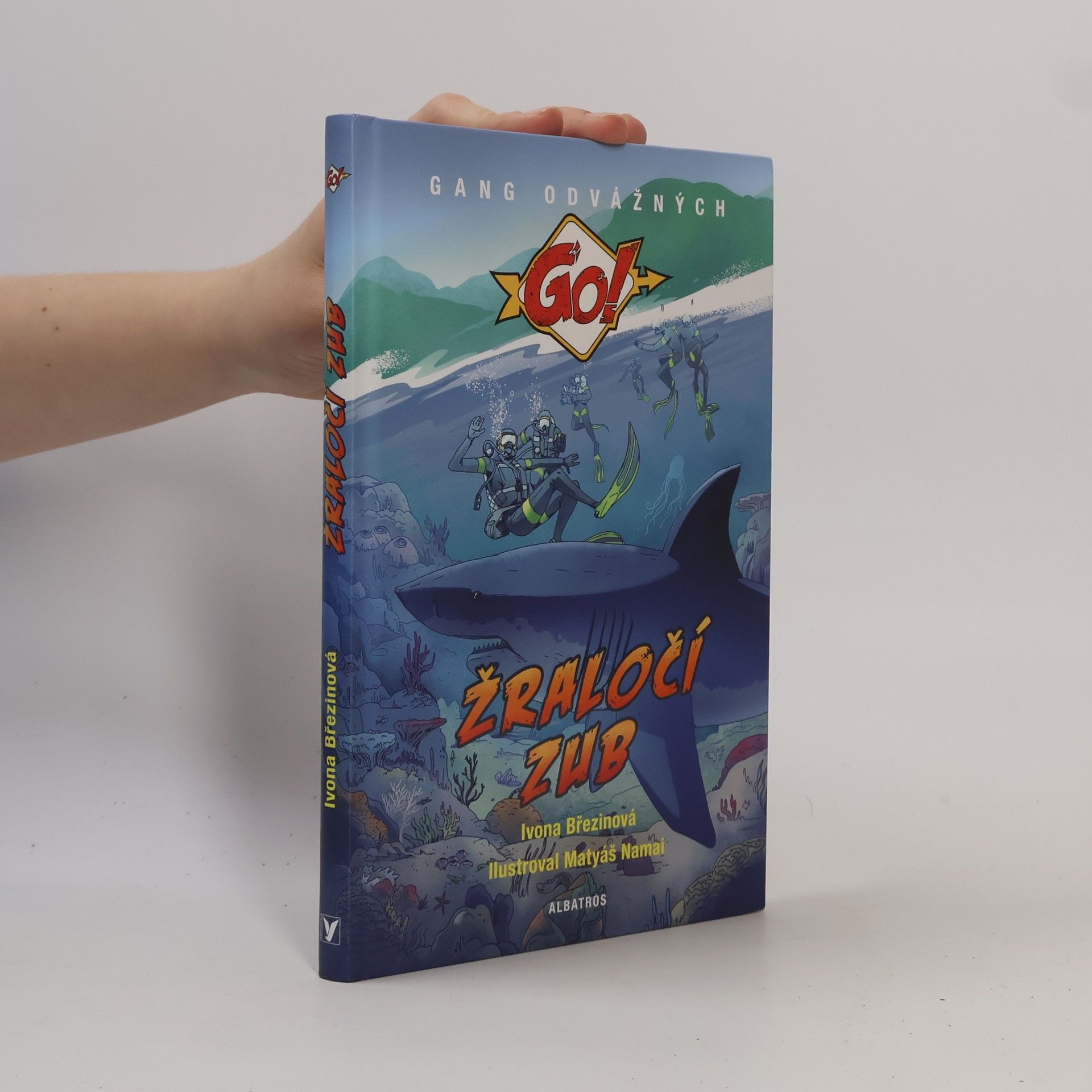 Ivona Březinová Žraločí zub