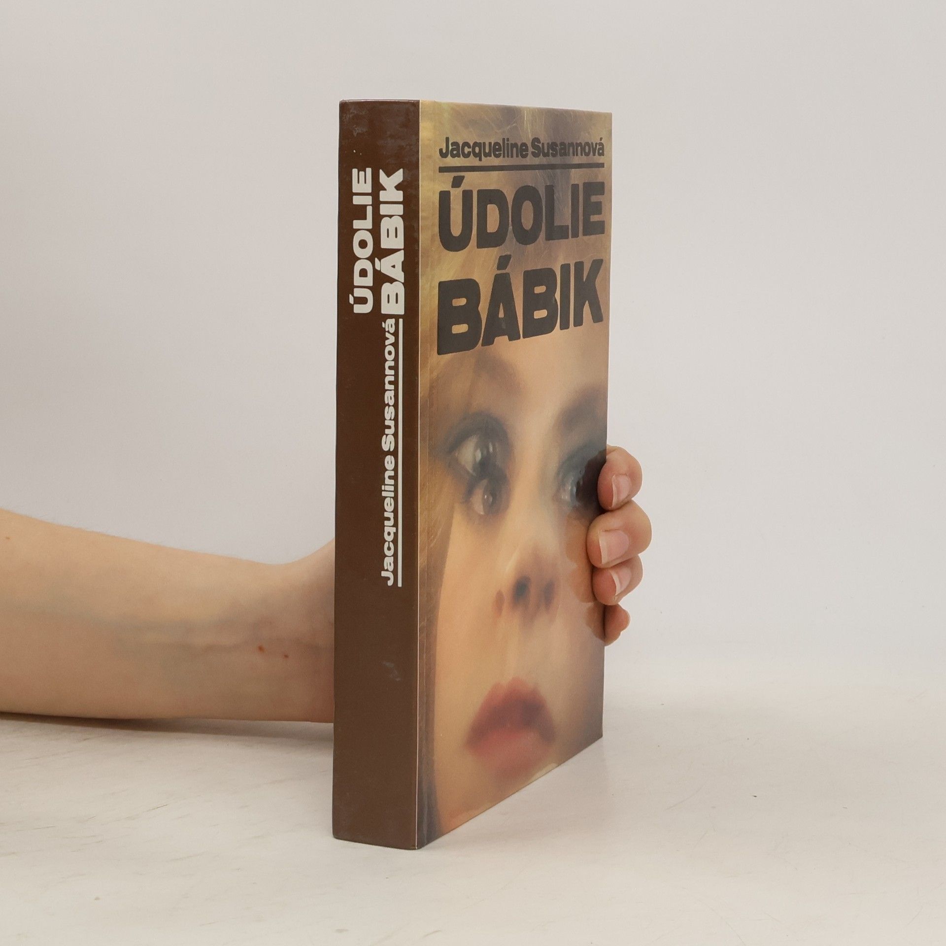 Jacqueline Susann Údolie bábik