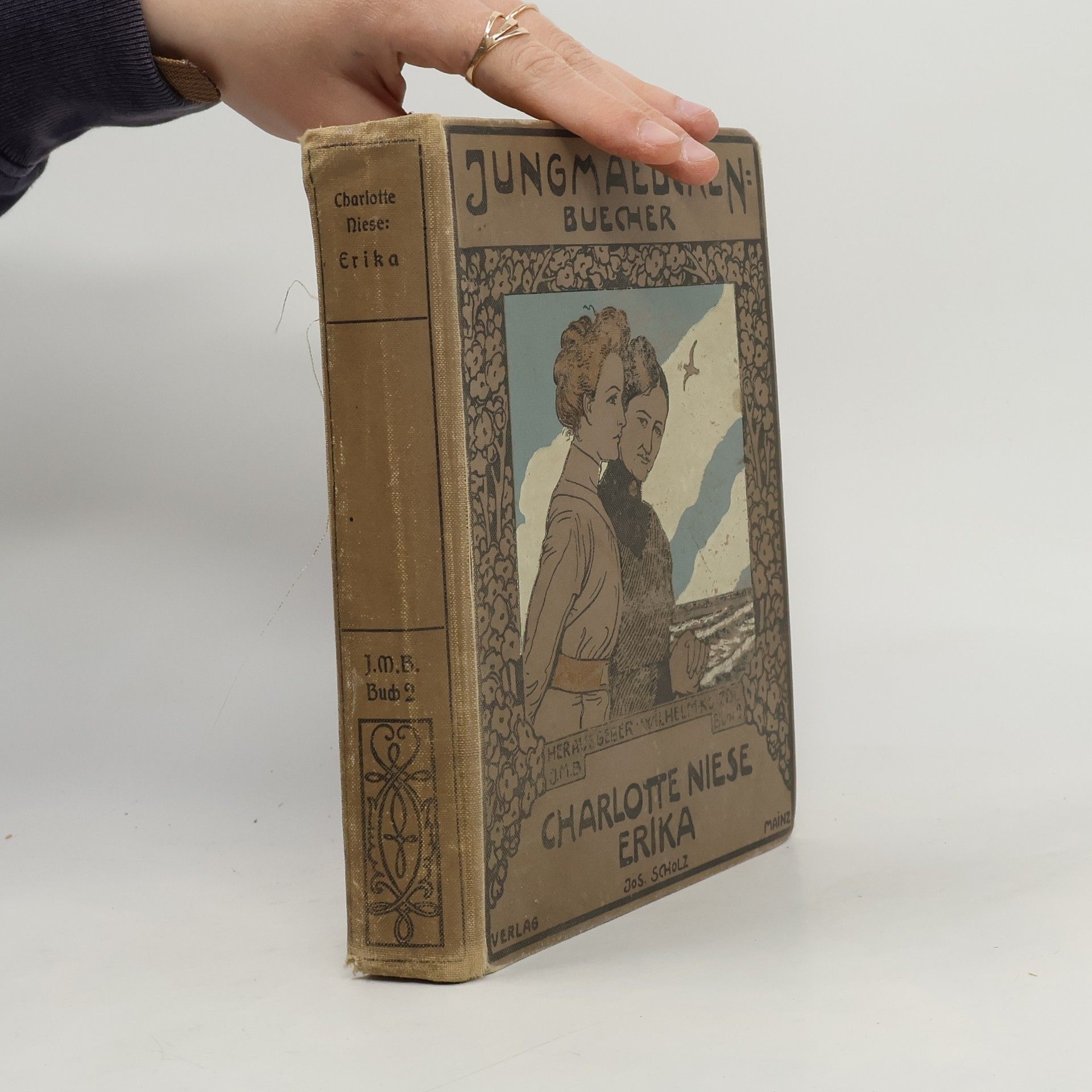 Charlotte Niese Erika