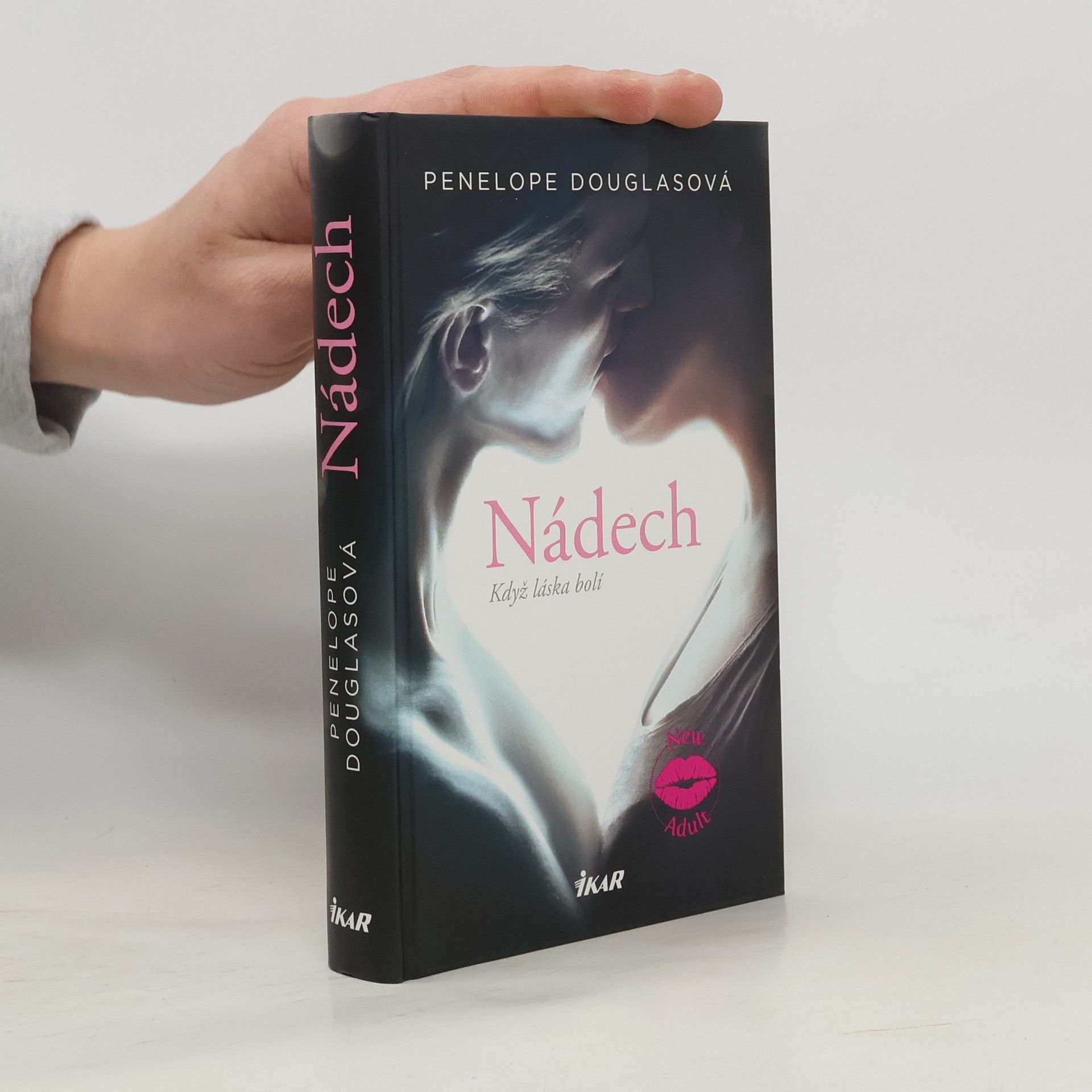 Penelope Douglas Nádech