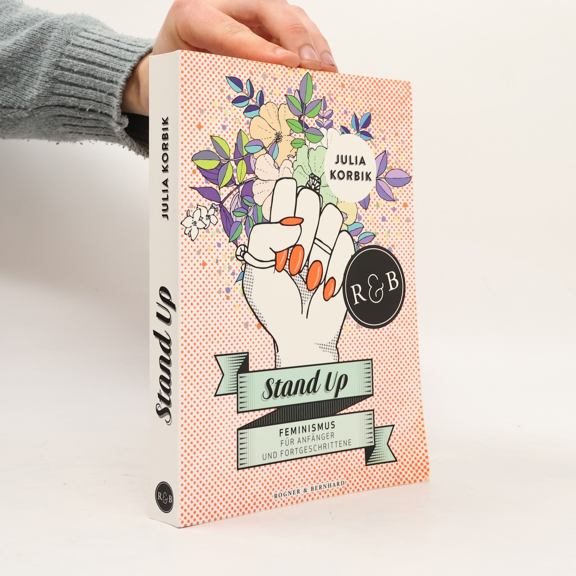 Julia Korbik Stand up