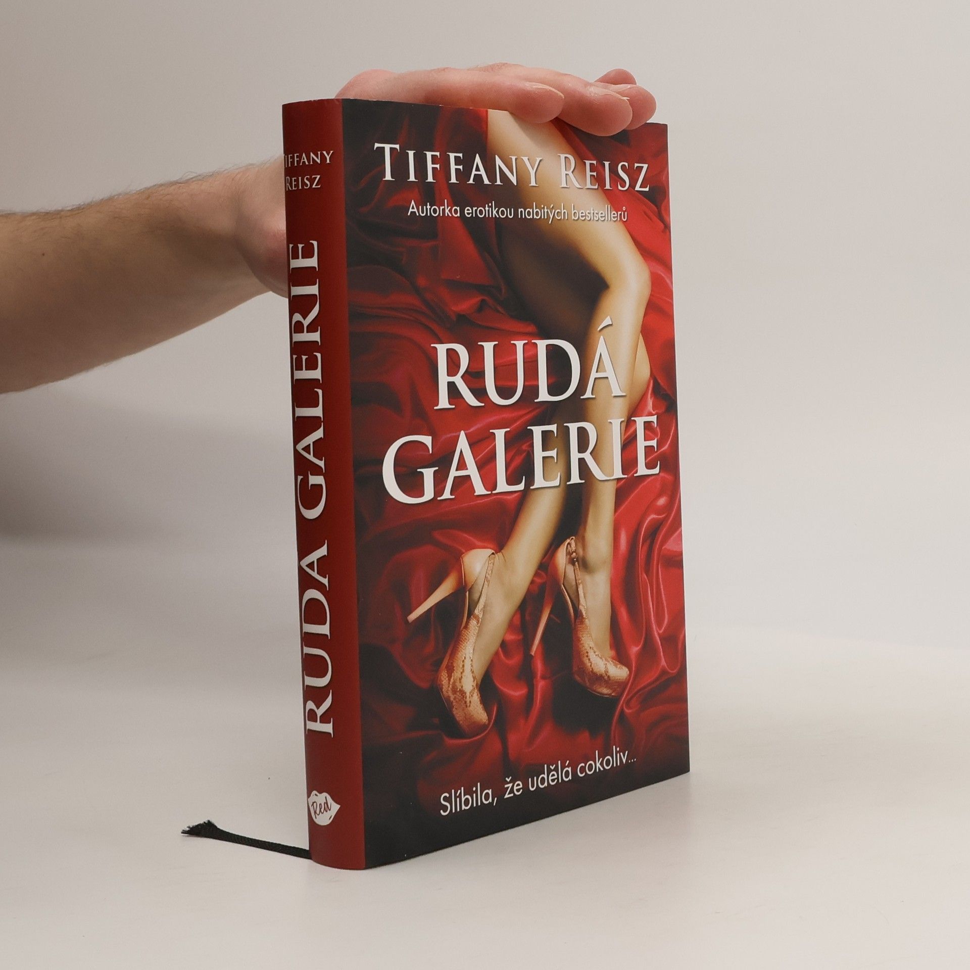 Tiffany Reisz Rudá galerie