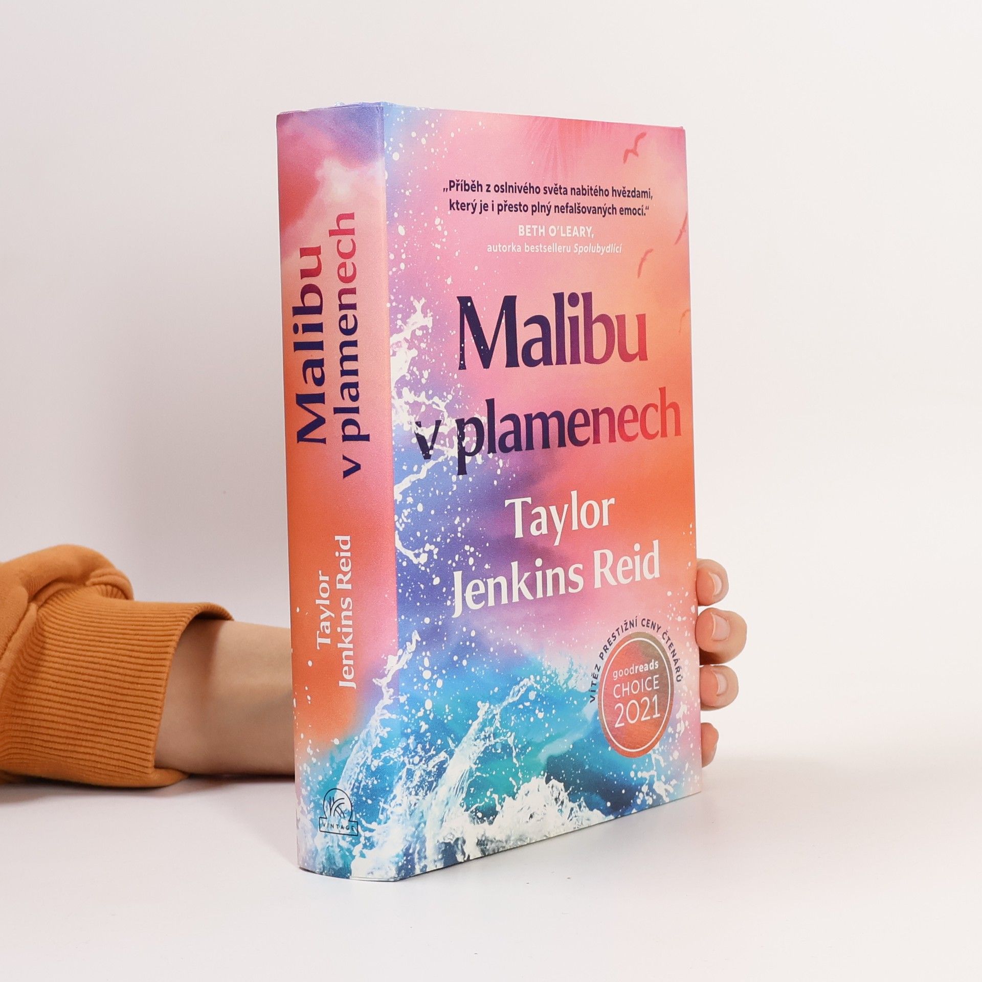 Taylor Jenkins Reid Malibu v plamenech