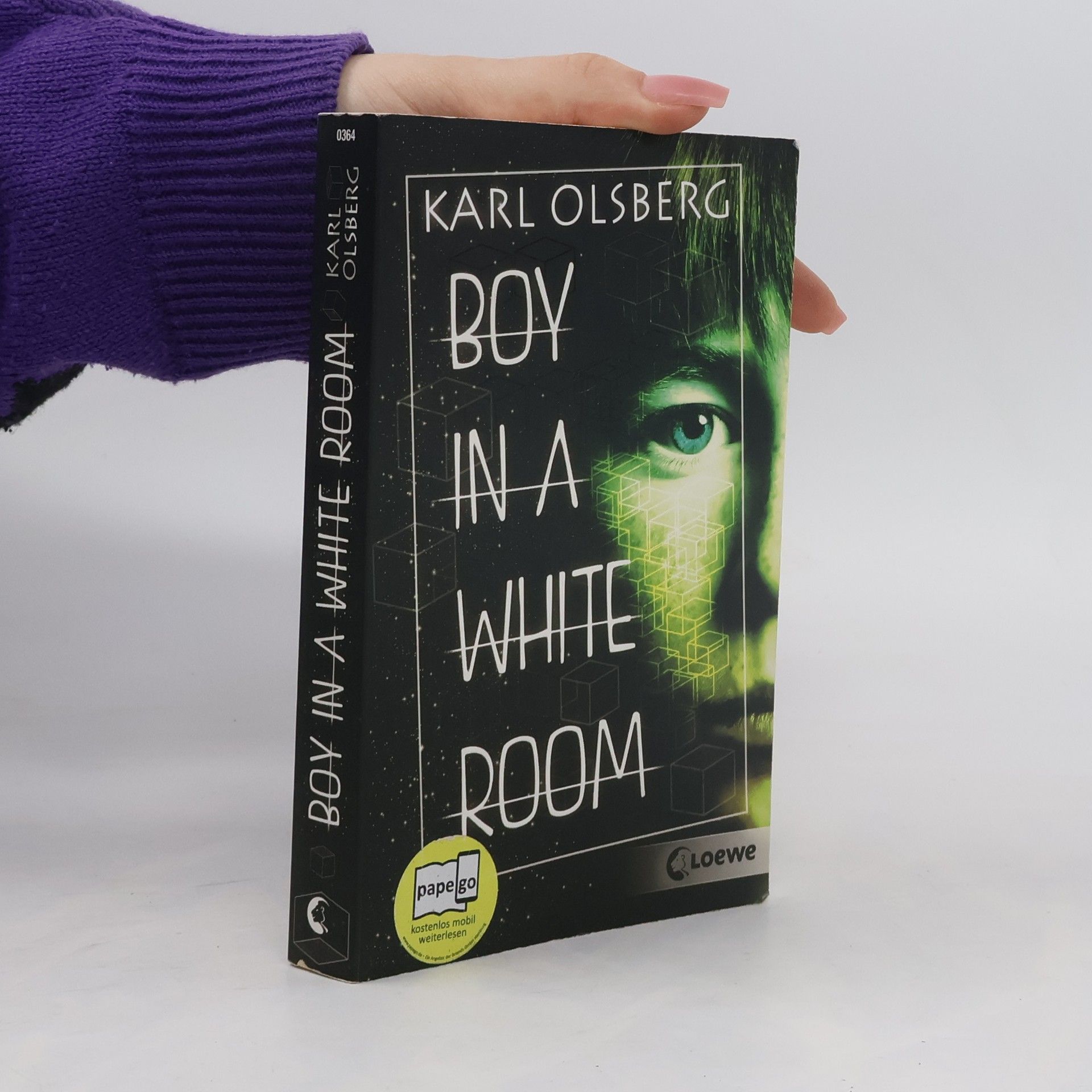 Karl Olsberg Boy in a white room