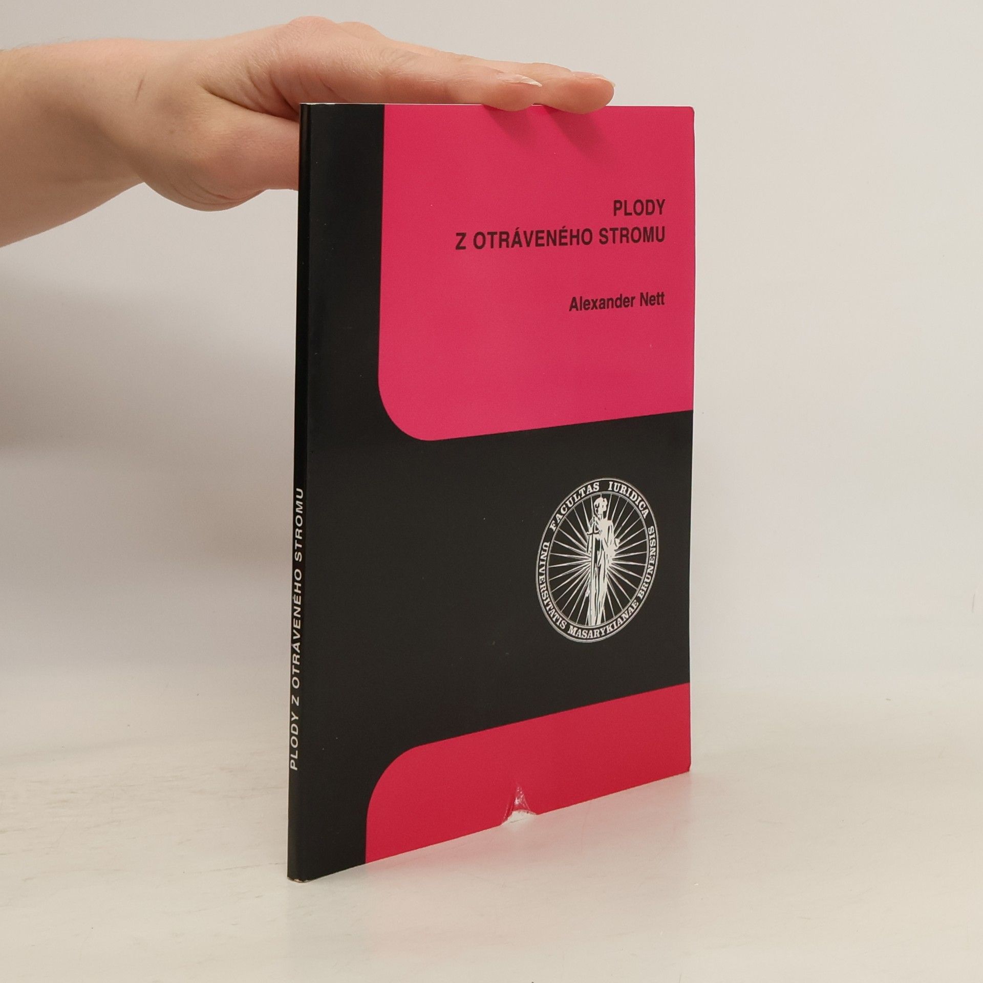 Plody z otráveného stromu