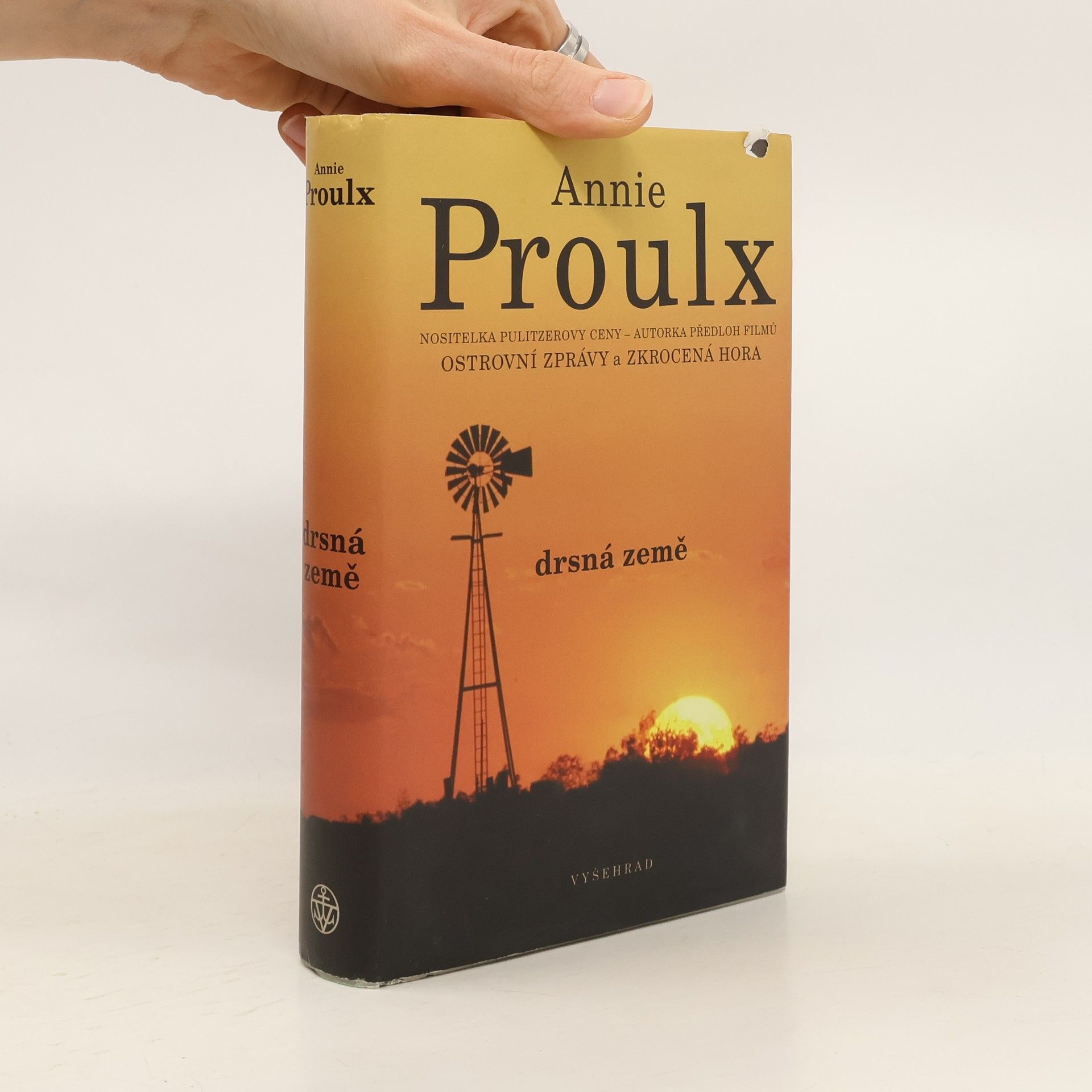 Annie Proulx Drsná země