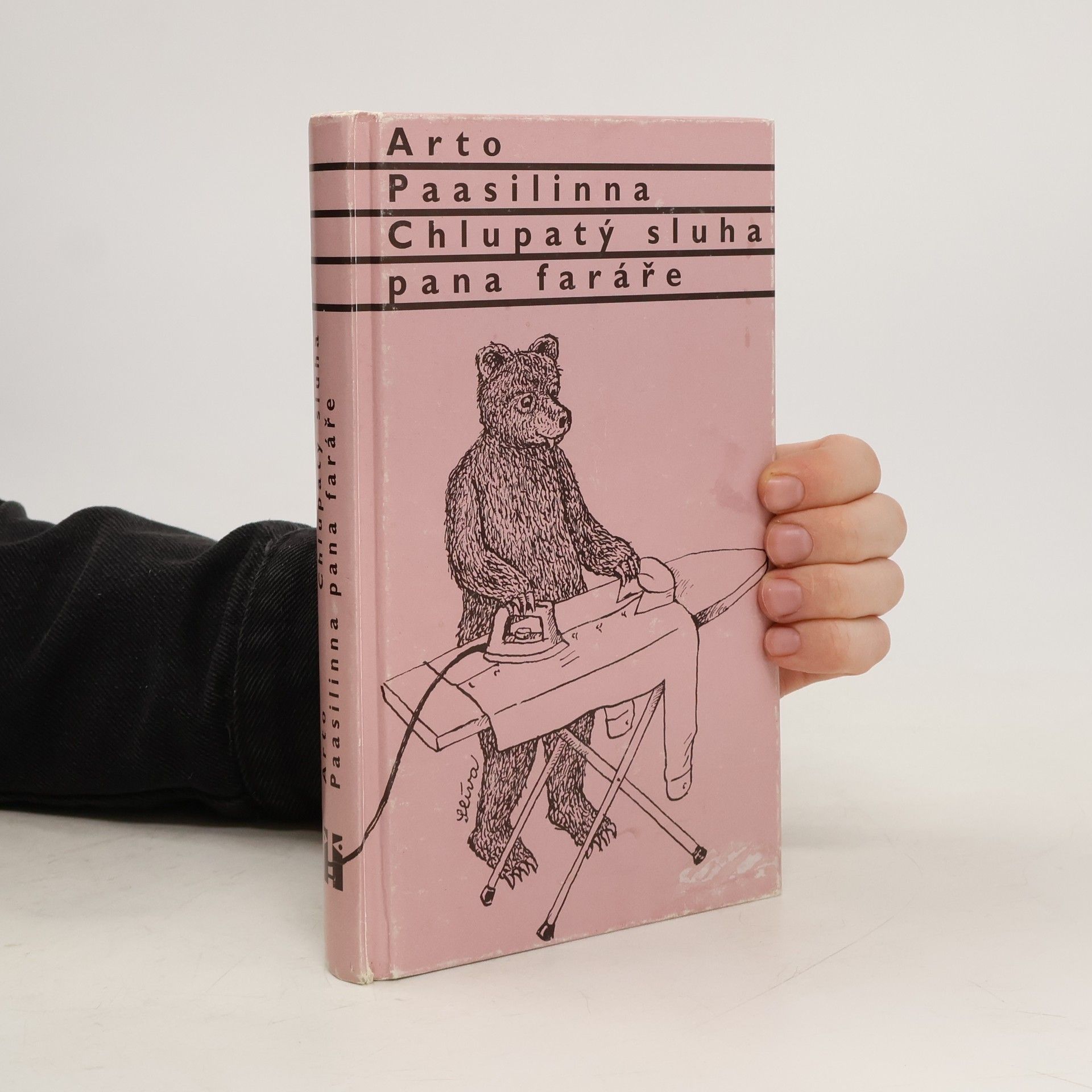 Arto Paasilinna Chlupatý sluha pana faráře
