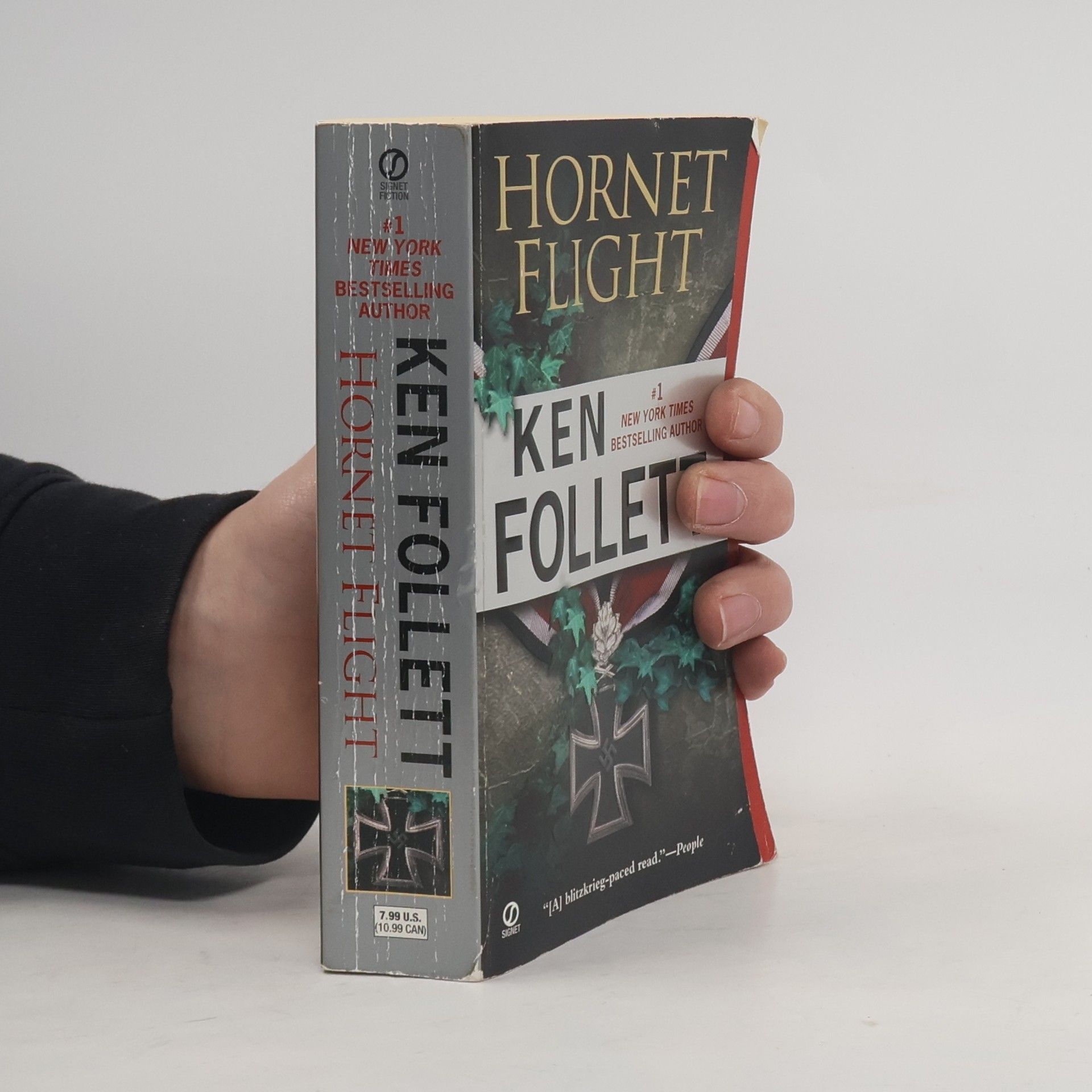 Ken Follett Hornet Flight