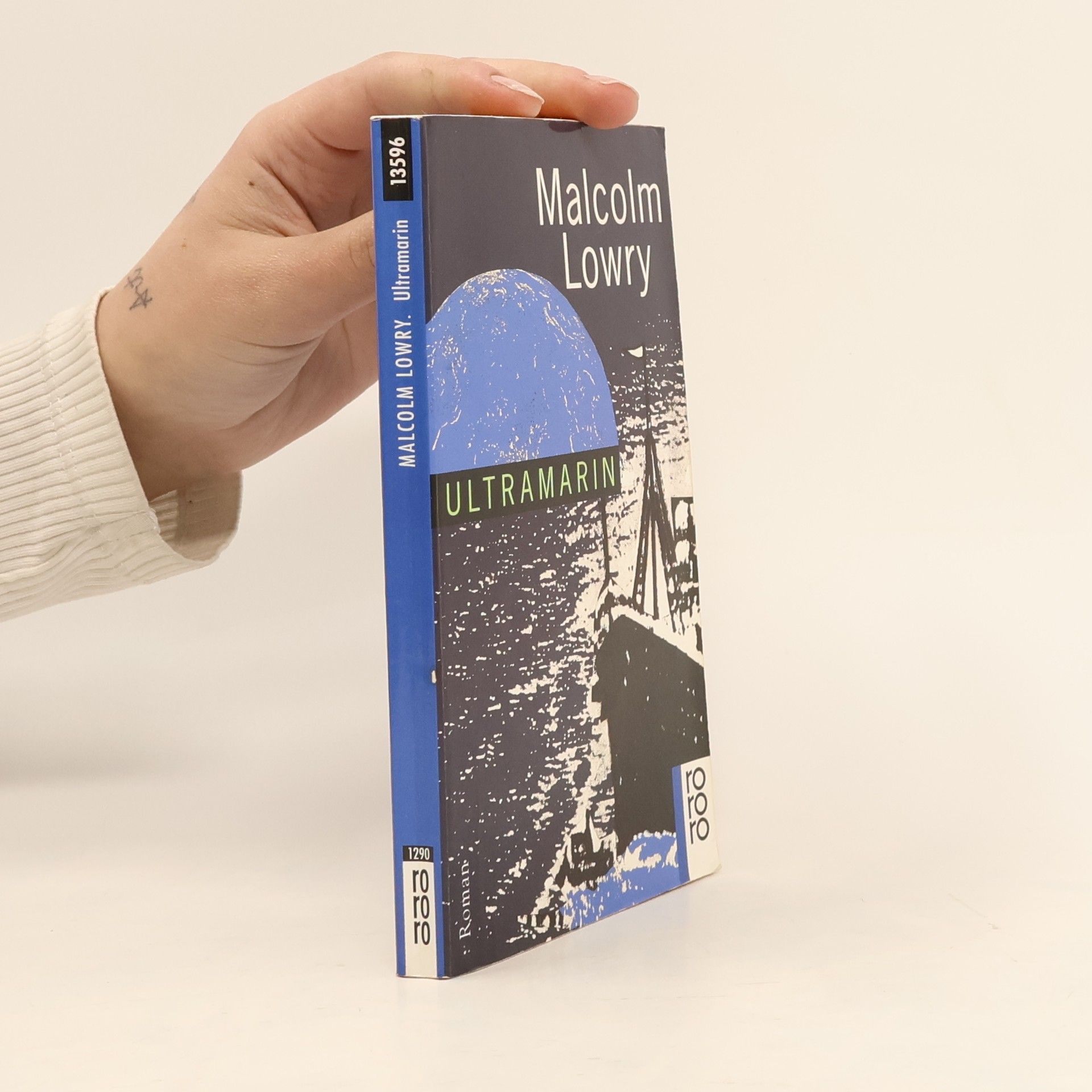 Malcolm Lowry Ultramarin